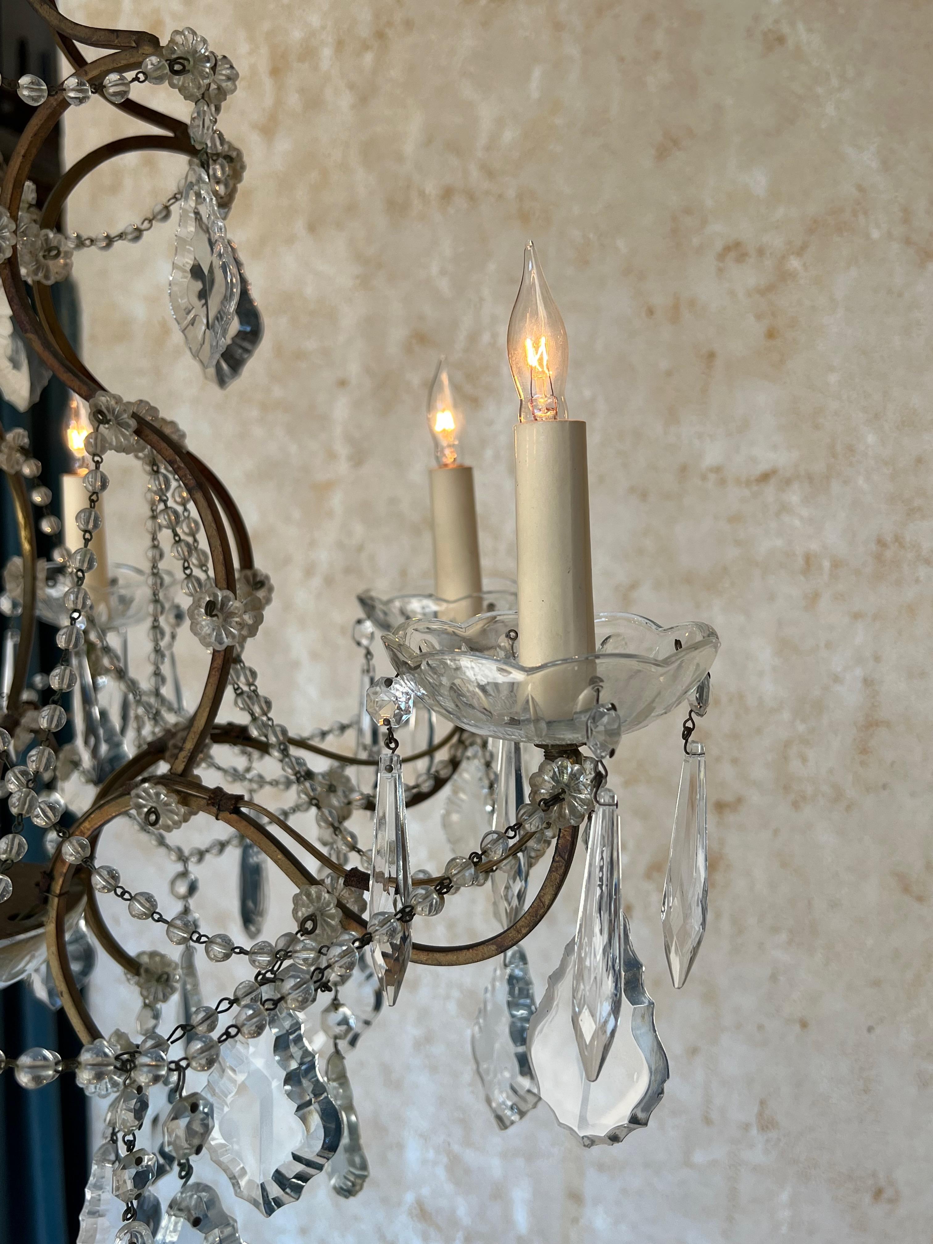 Verre taillé Lustre à six bras en verre et cristal français des années 1920 en vente