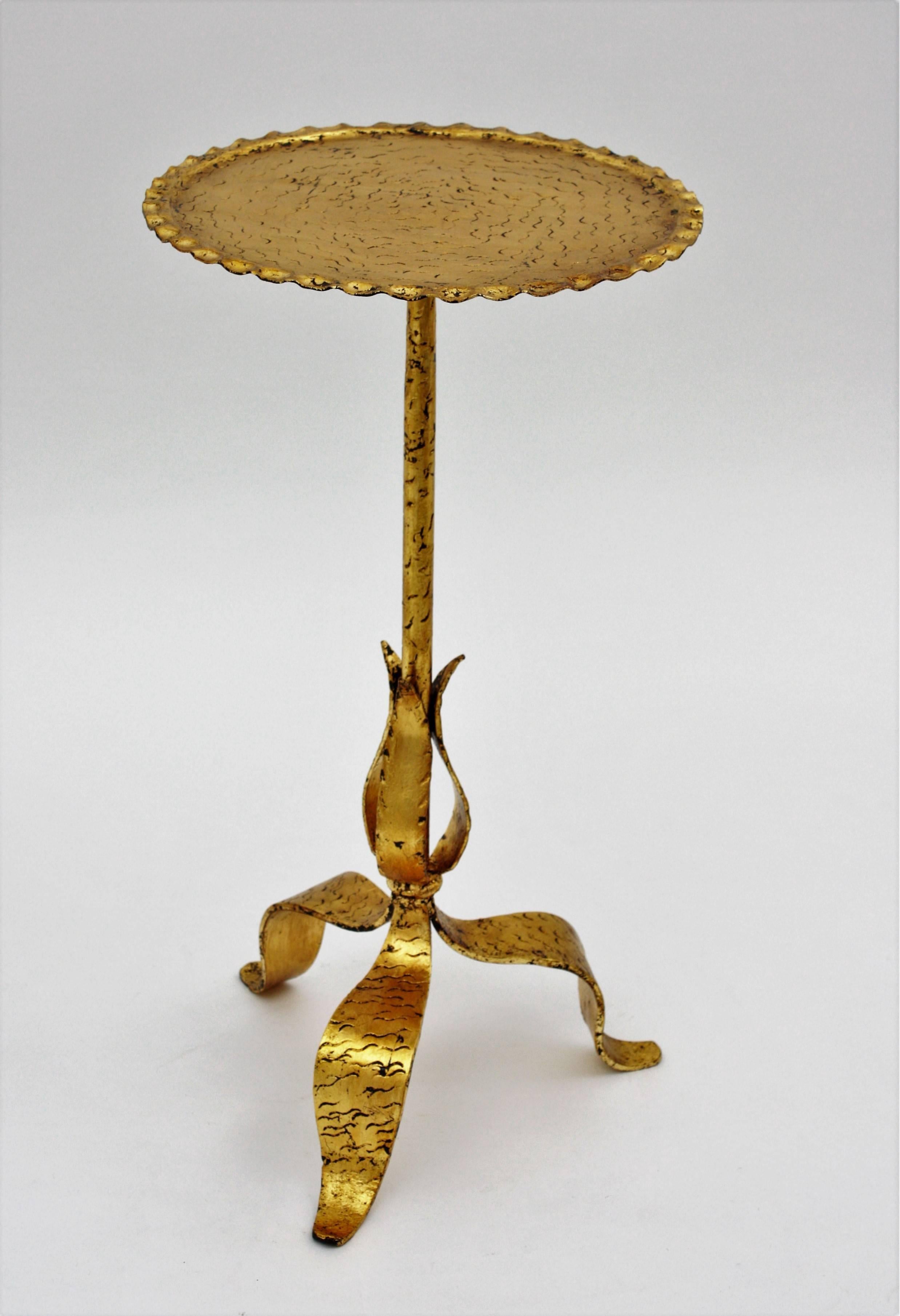 French 1920s Hand-Hammered Gilt Iron Gueridon Table or Stand with Leafed Base 1