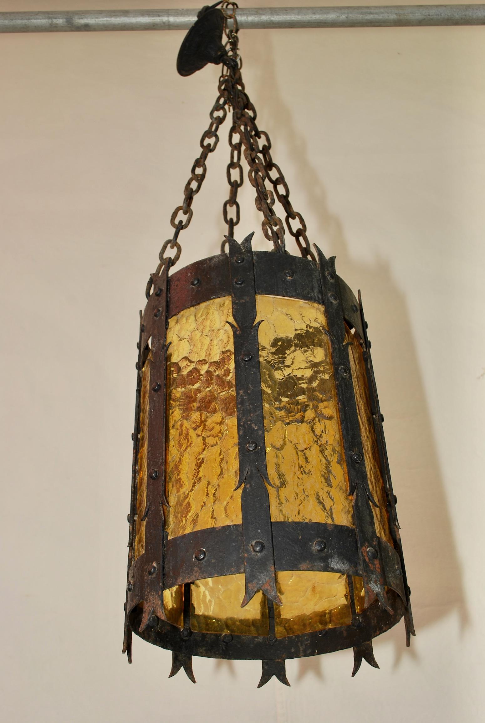 French 1920s Iron Lantern In Good Condition For Sale In Los Angeles, CA