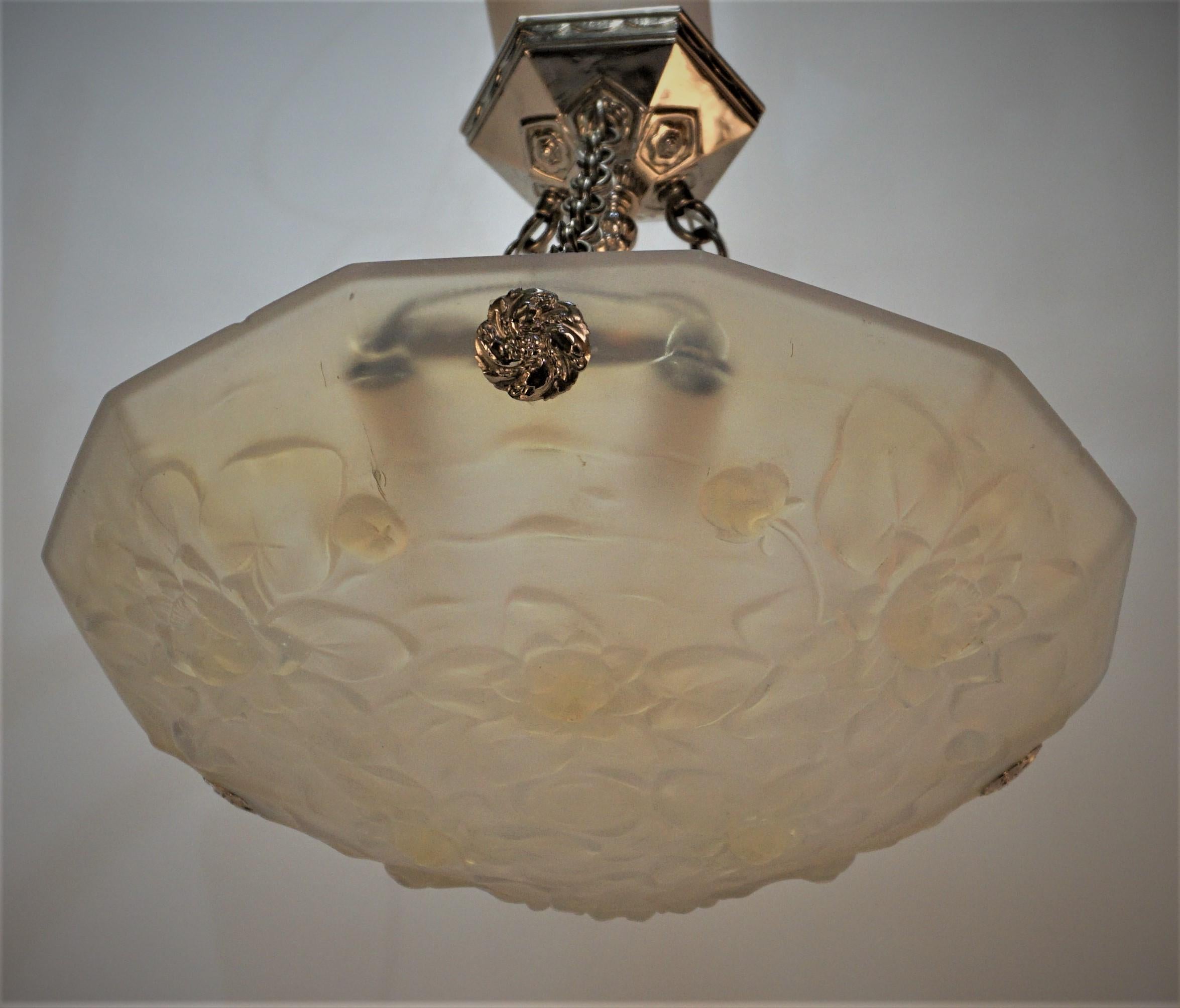 French 1920's Lalique Style Art Deco Chandelier For Sale 2