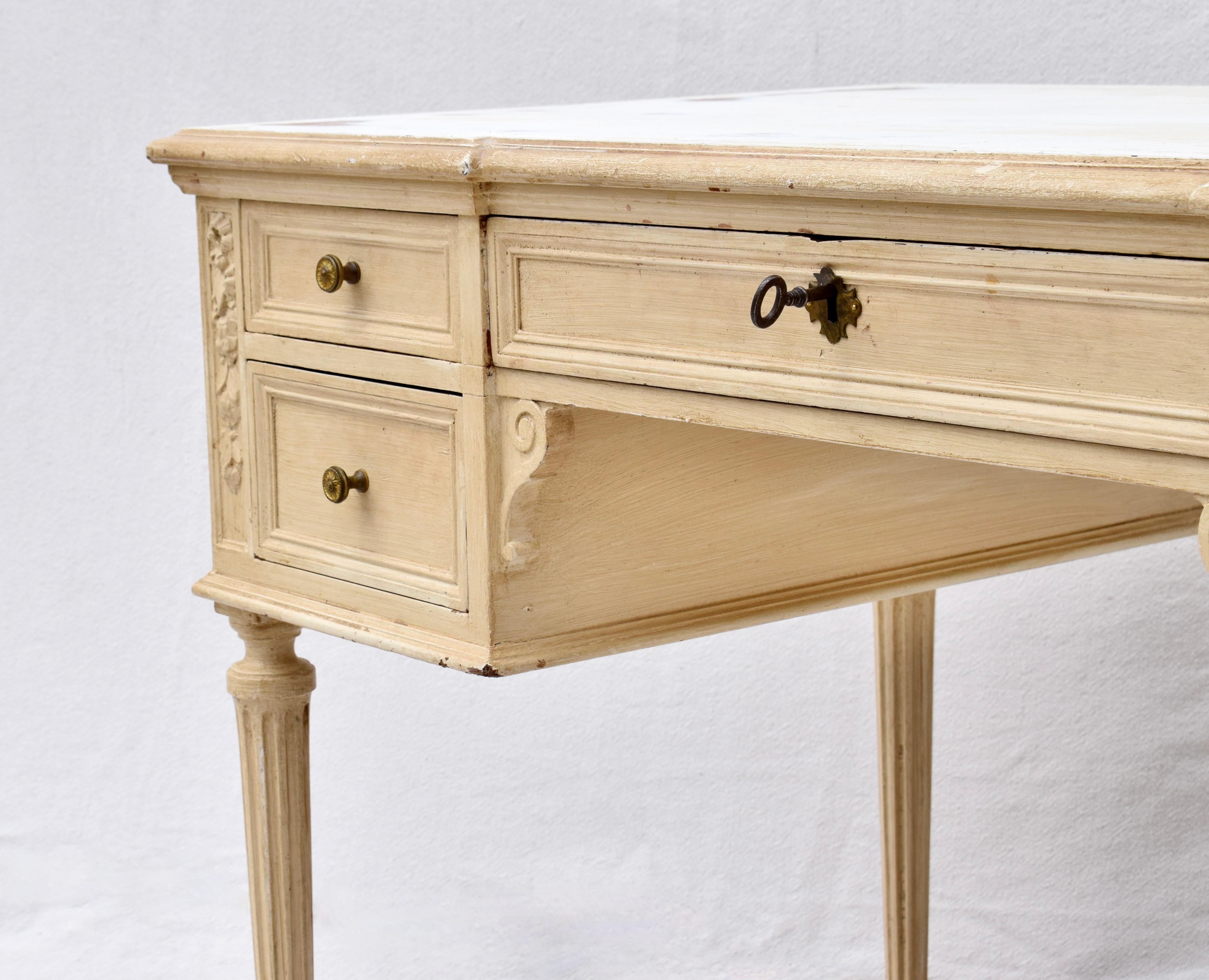 French 1920s Louis XVI-Style Painted Desk In Good Condition In Southampton, NJ