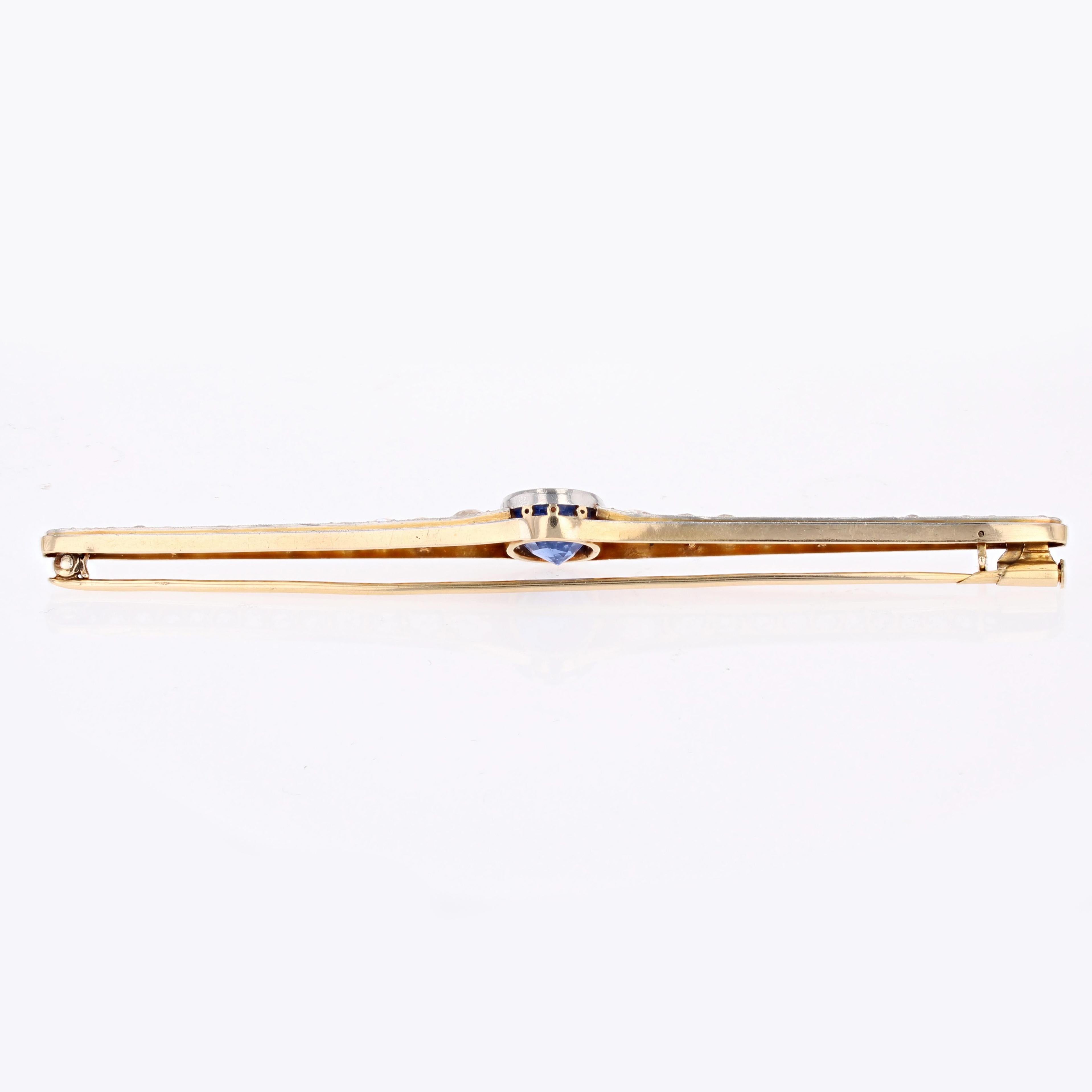 Oval Cut French 1920s Natural Ceylon Sapphire Diamonds 18 Karat Yellow Gold Brooch For Sale