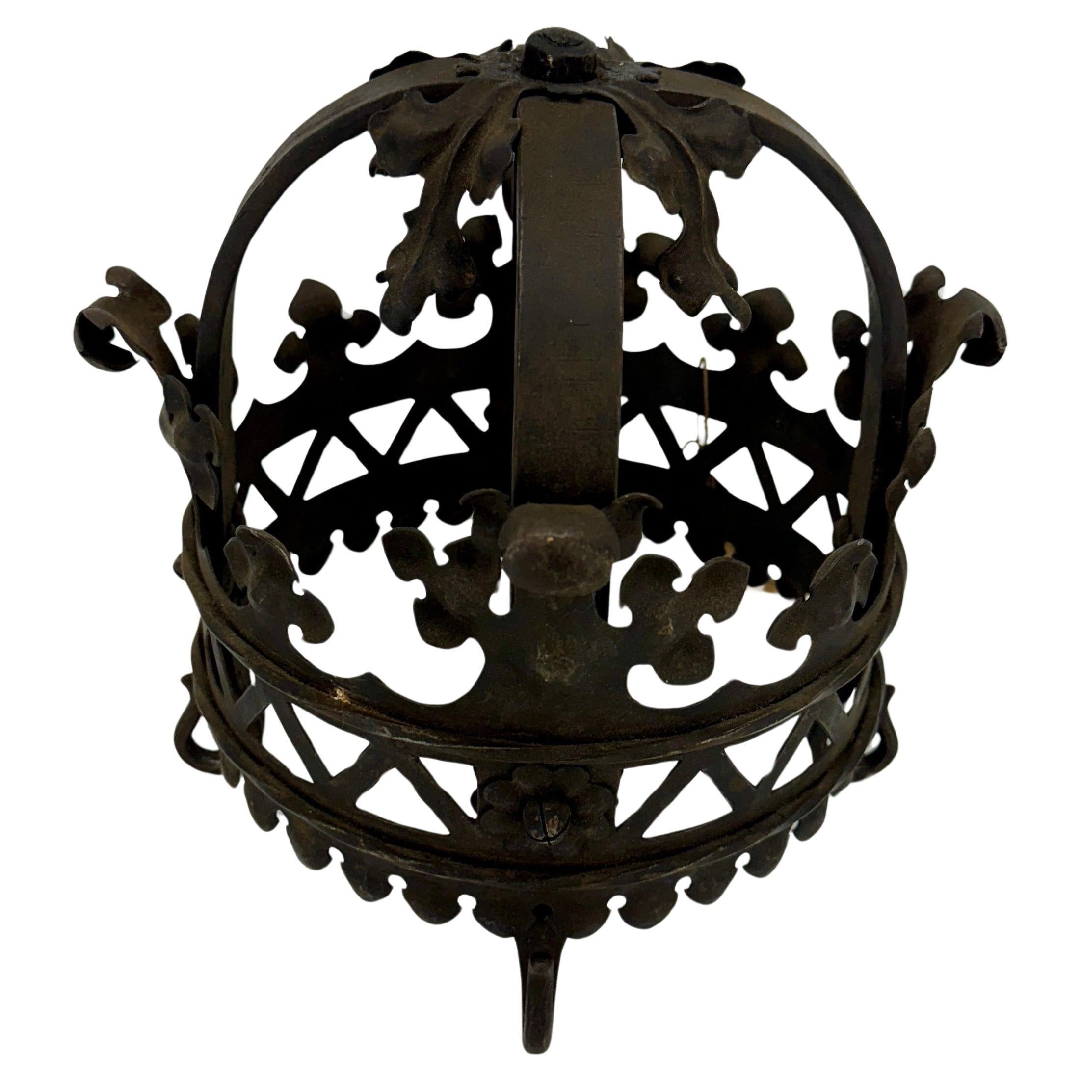 French 1920's Parisian Metal Iron Crown Sculpture In Good Condition For Sale In Haddonfield, NJ