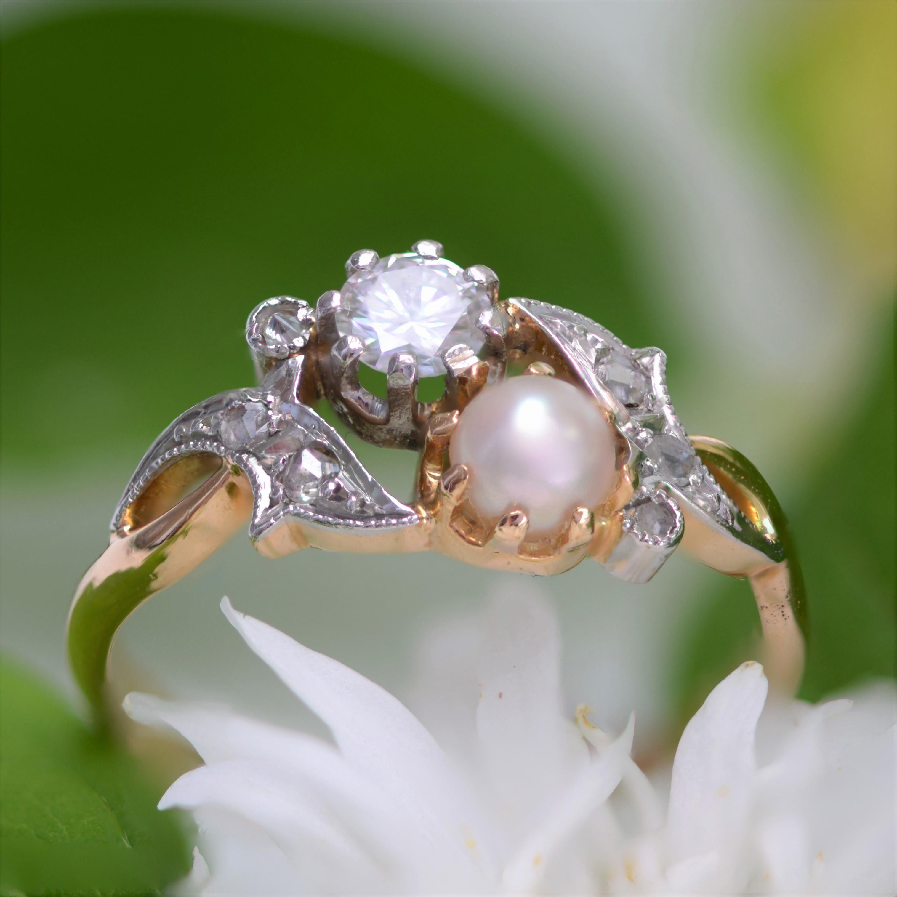 French 1920s Pearl Diamond 18 Karat Yellow Gold You and Me Ring For Sale 3