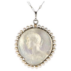 French 1920s Platinum Chain Mother of Pearl Natural Pearls Medal