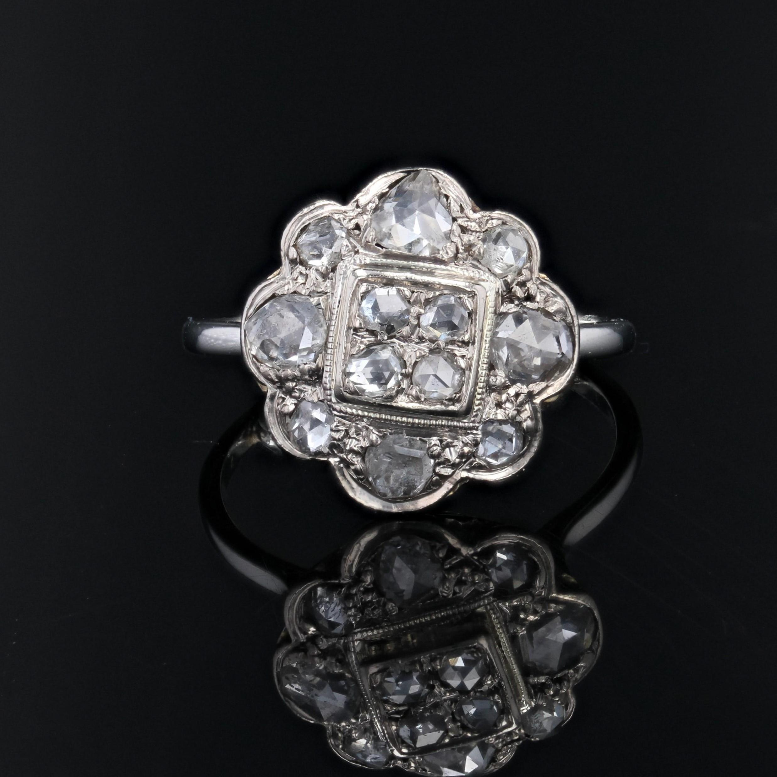 Französisch 1920s  Blumenring mit Diamant im Rosenschliff aus 18 Karat Weißgold (Belle Époque)