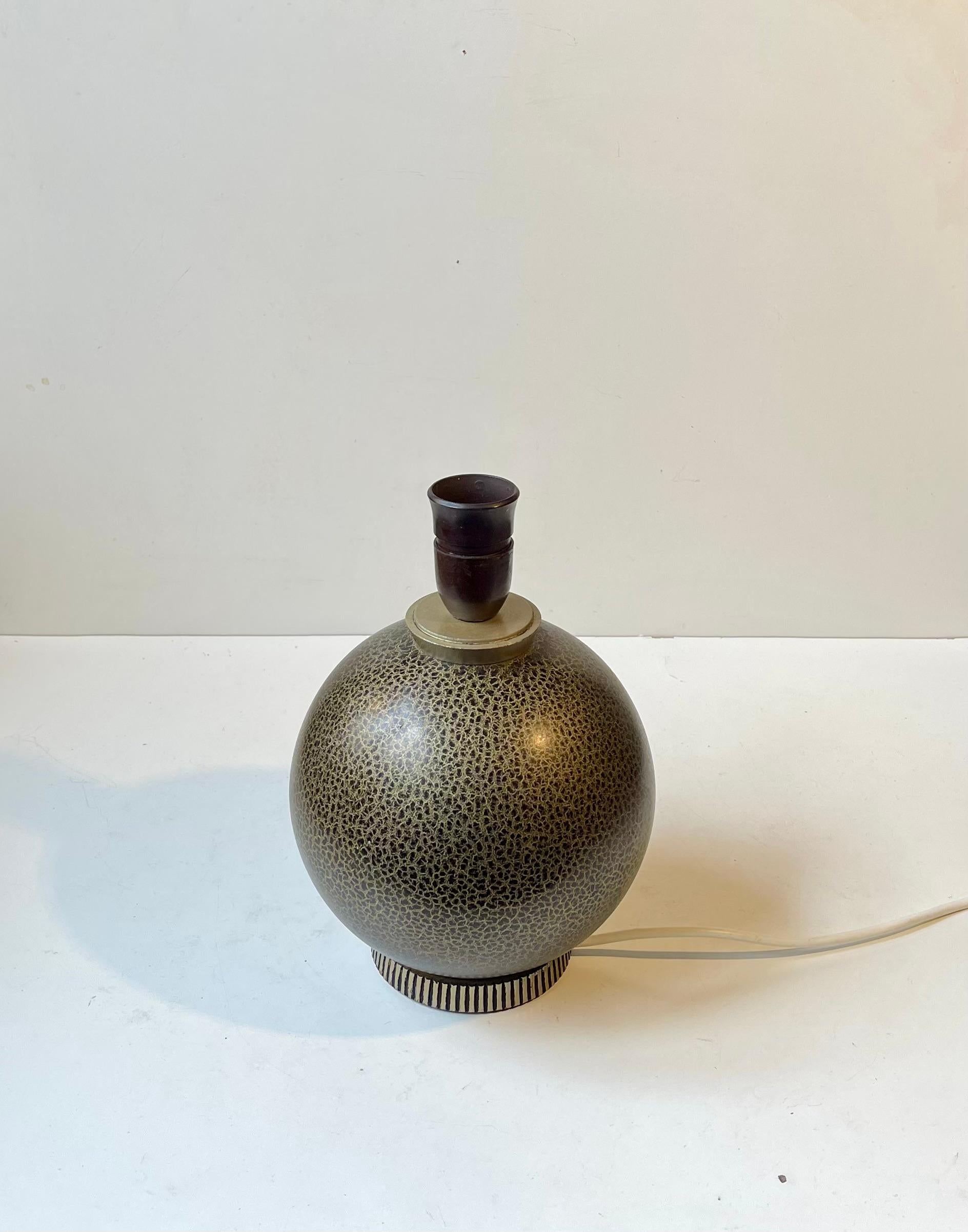 French 1920s Table Lamp in the Style Jean Besnard, Black - Gold Craquelé For Sale 1