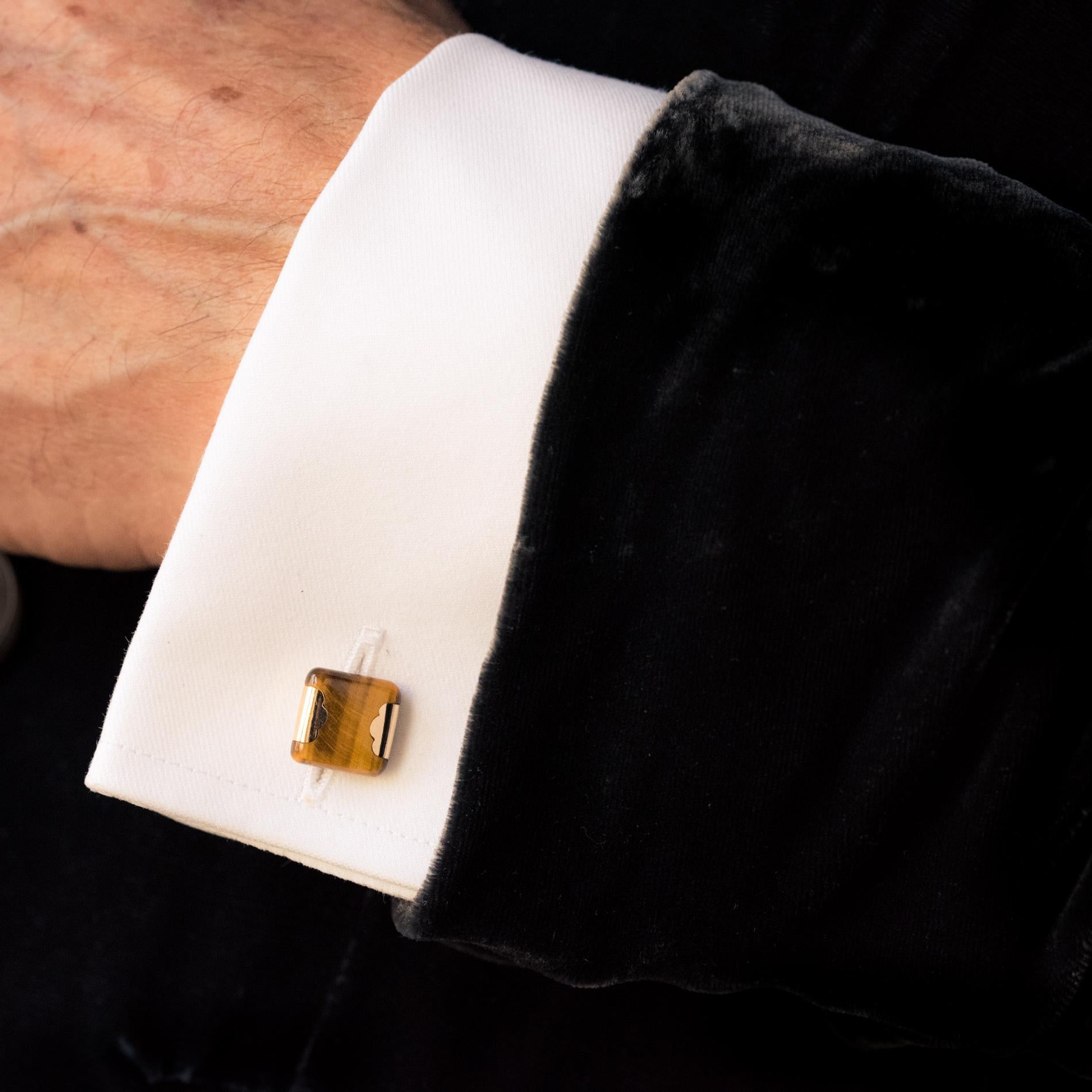 French 1920s Tiger's Eye 18 Karat Yellow Gold Cufflinks In Good Condition For Sale In Poitiers, FR