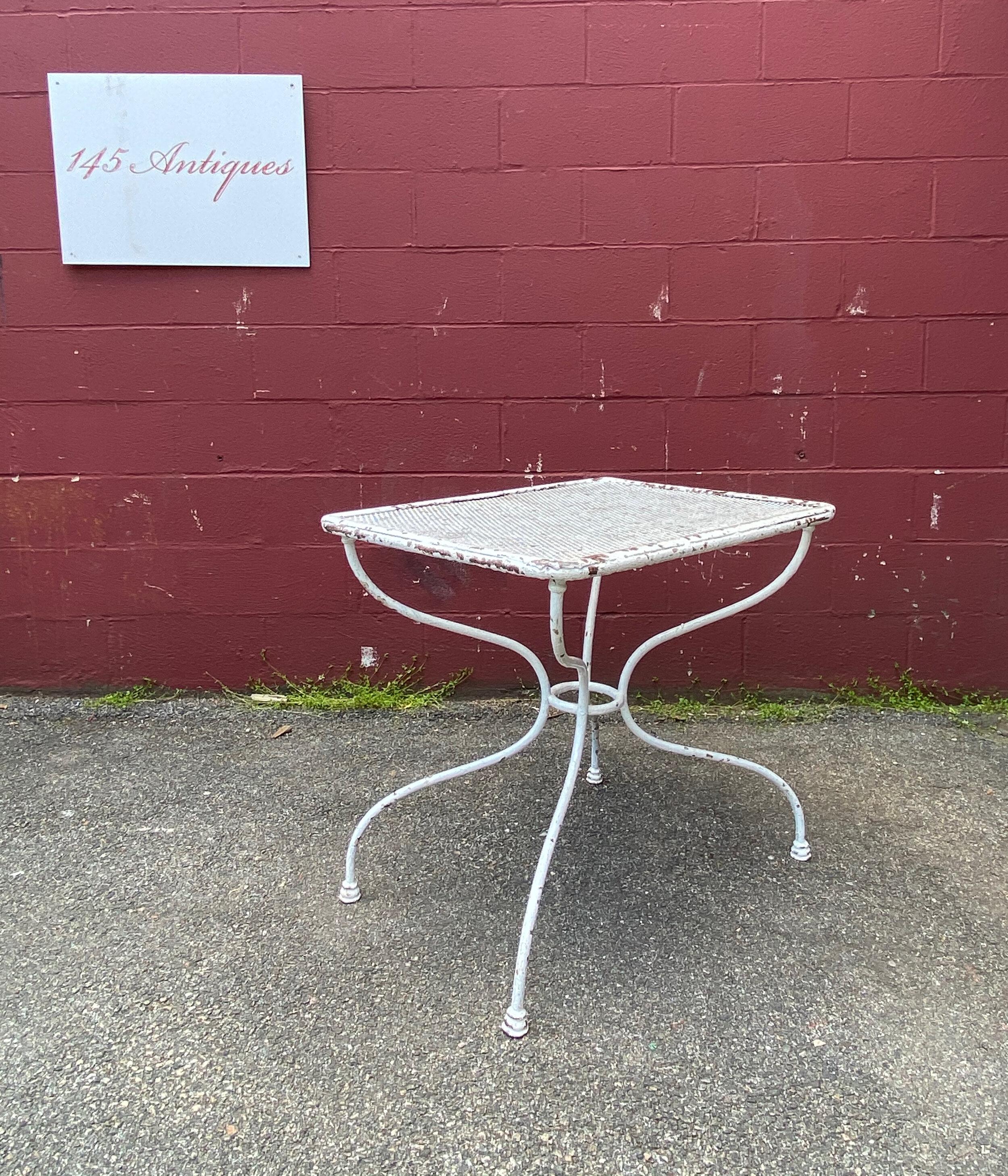 French 1920s White Painted Bistro Table For Sale 7