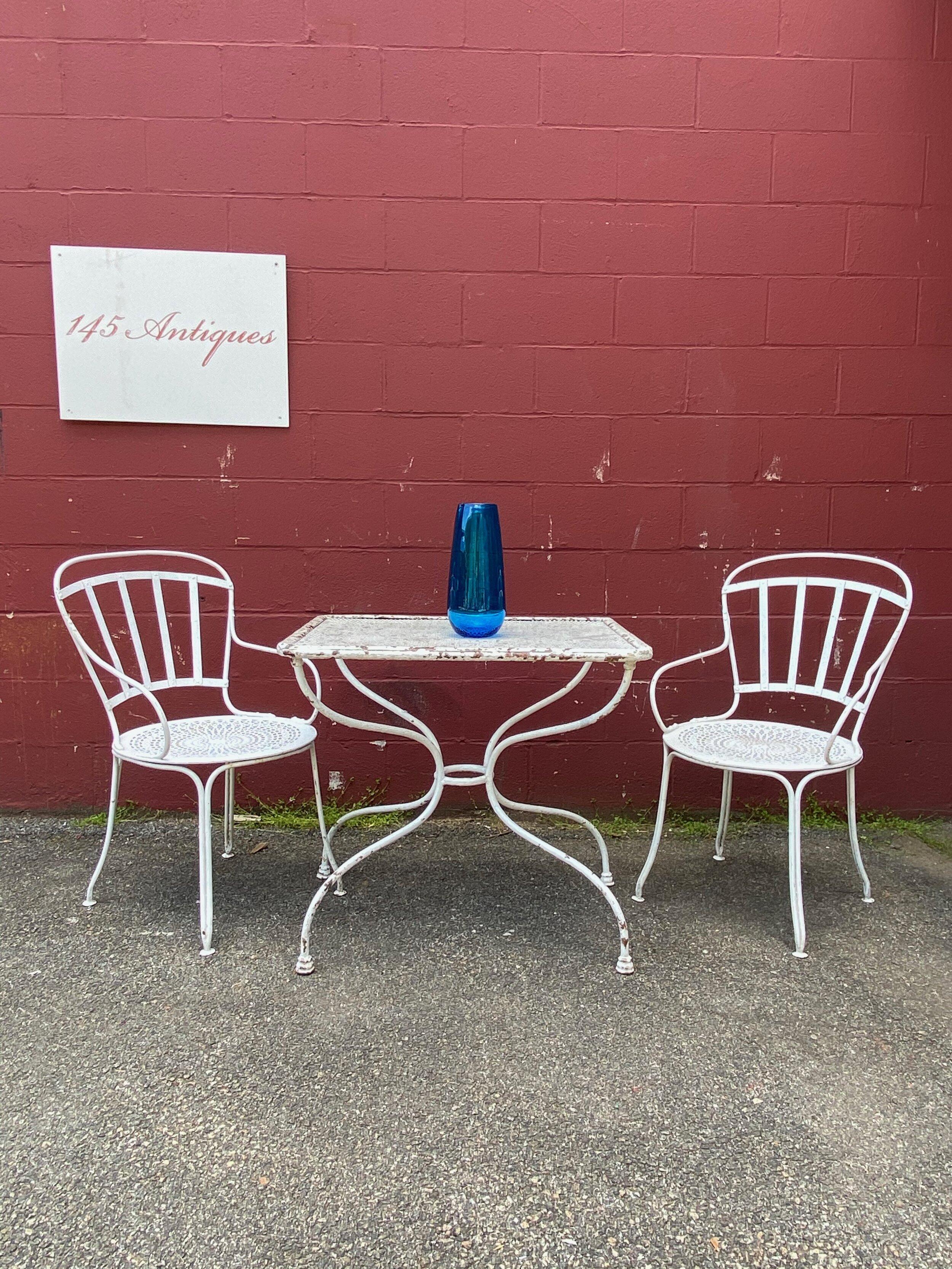 French 1920s White Painted Bistro Table For Sale 3