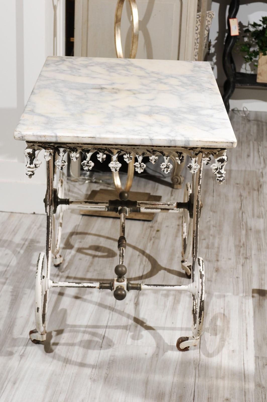 French 1920s White Painted Iron Pastry Table with Marble Top and Brass Accents 6