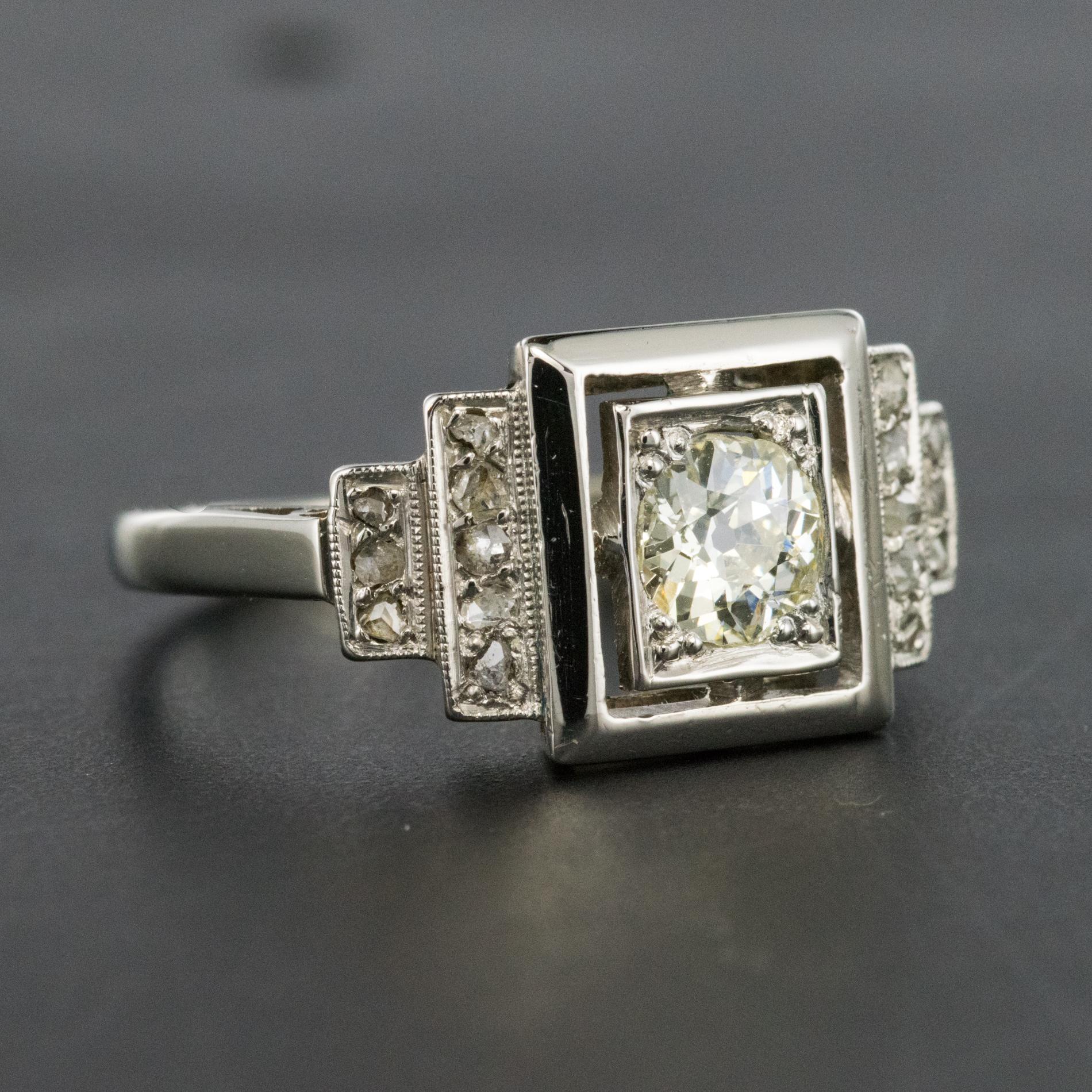 French 1925 Art Deco Platinum 18 Karat White Gold Diamond Ring In Good Condition In Poitiers, FR