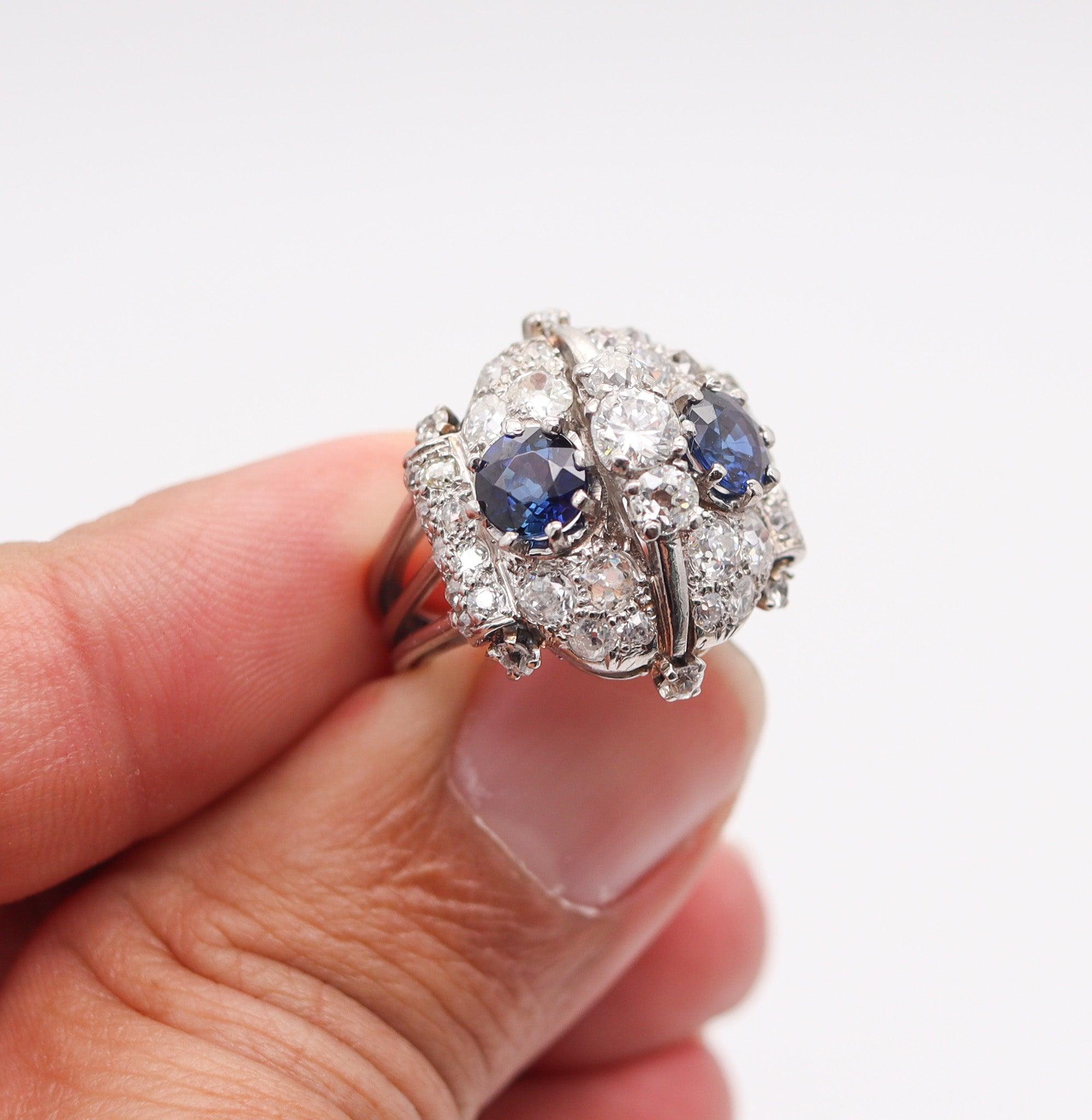 FRENCH 1925 Art-Deco Platinum Cocktail Ring With 4.88 Ctw Sapphires & Diamonds In Excellent Condition For Sale In Miami, FL