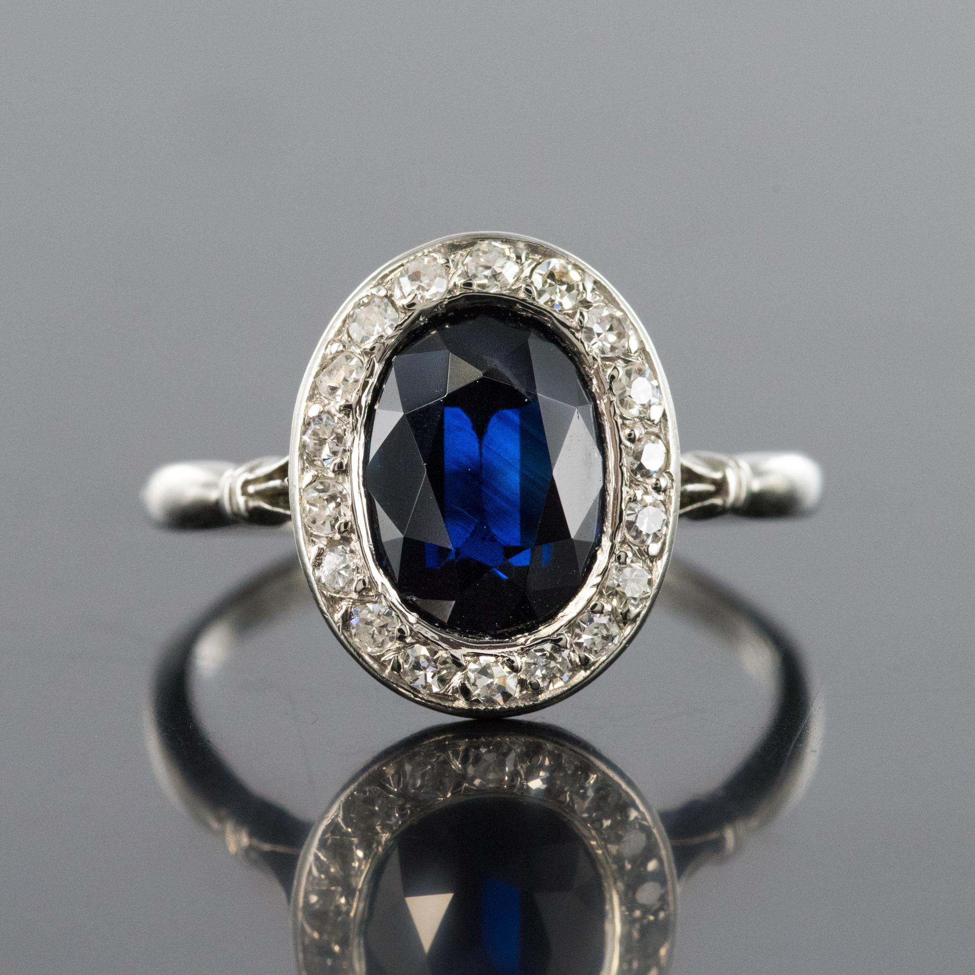 French 1925 Art Deco Sapphire Diamonds Platinum Oval Cluster Ring In Good Condition In Poitiers, FR