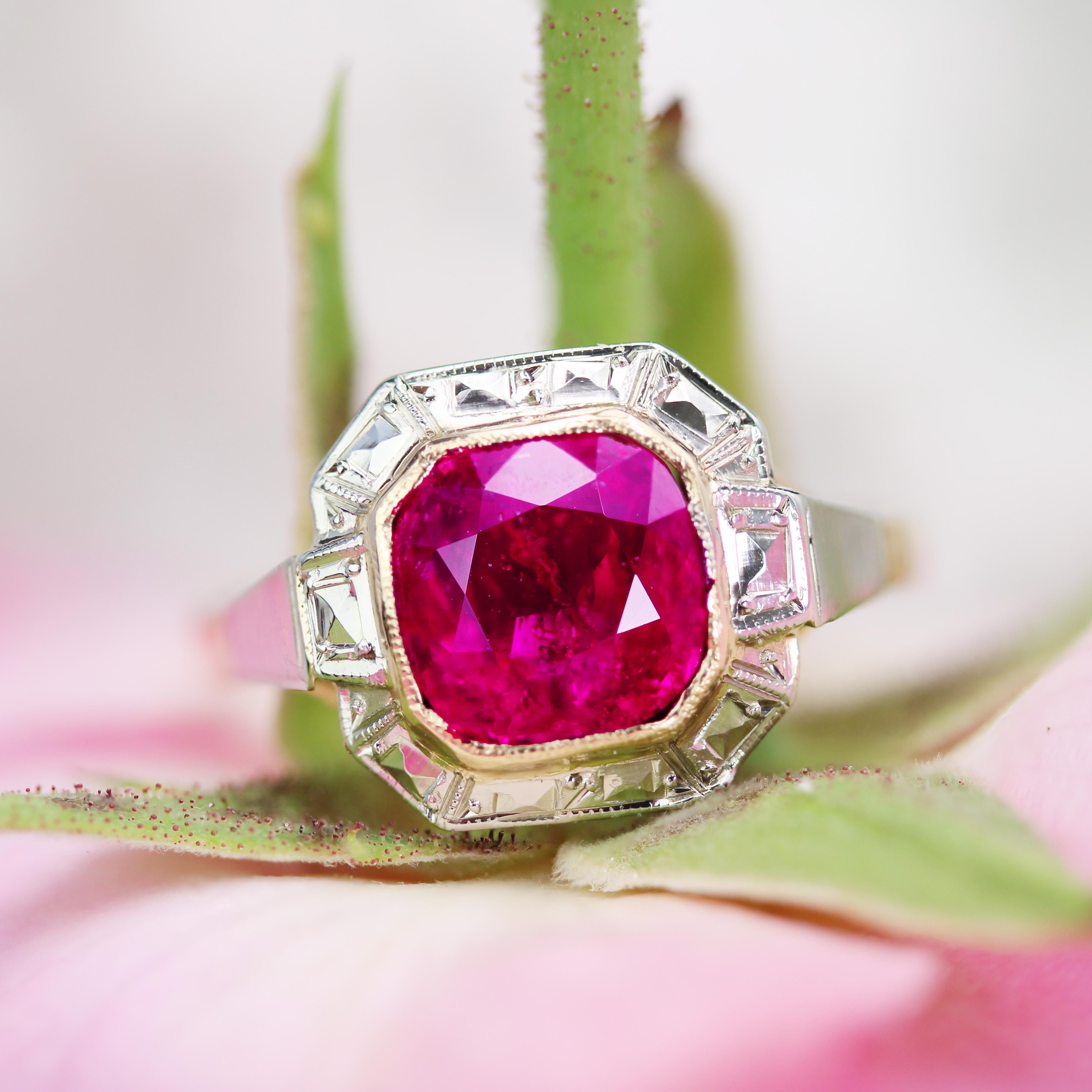 Antique Cushion Cut French 1925s Art Deco 2.30 Carats Ruby 18 Karat White and Yellow Gold Ring For Sale