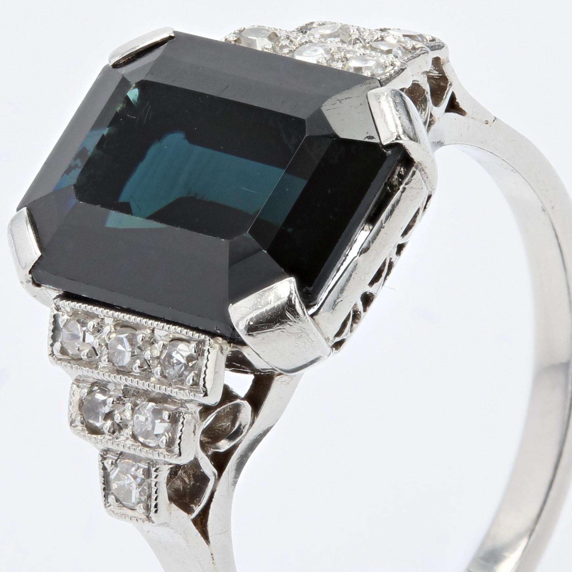 French, 1925s, Art Deco 5.60 Carat Sapphire Diamonds Platinum Ring In Good Condition In Poitiers, FR