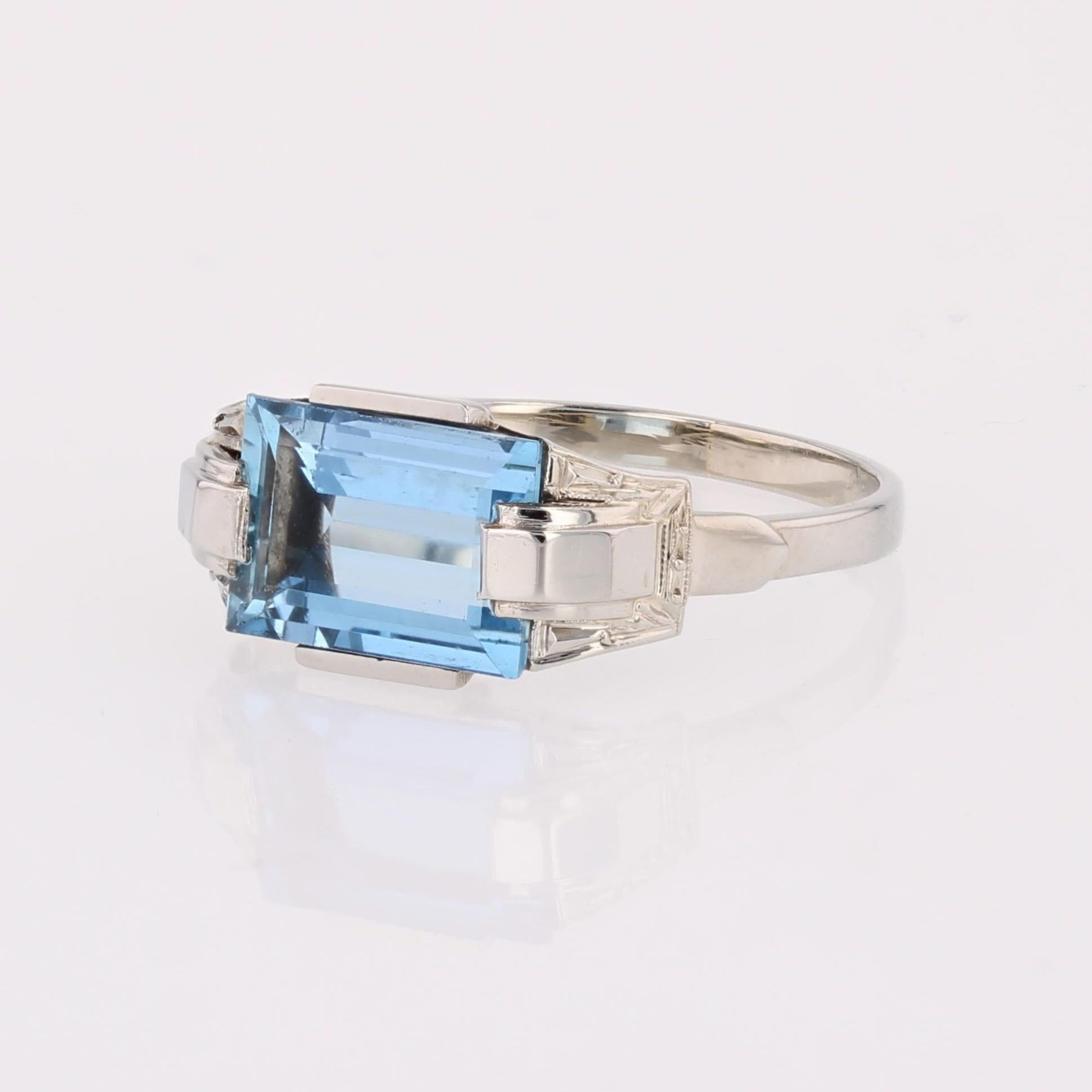 Anello francese Art Déco del 1925 con acquamarina in oro bianco 18 carati in vendita 3