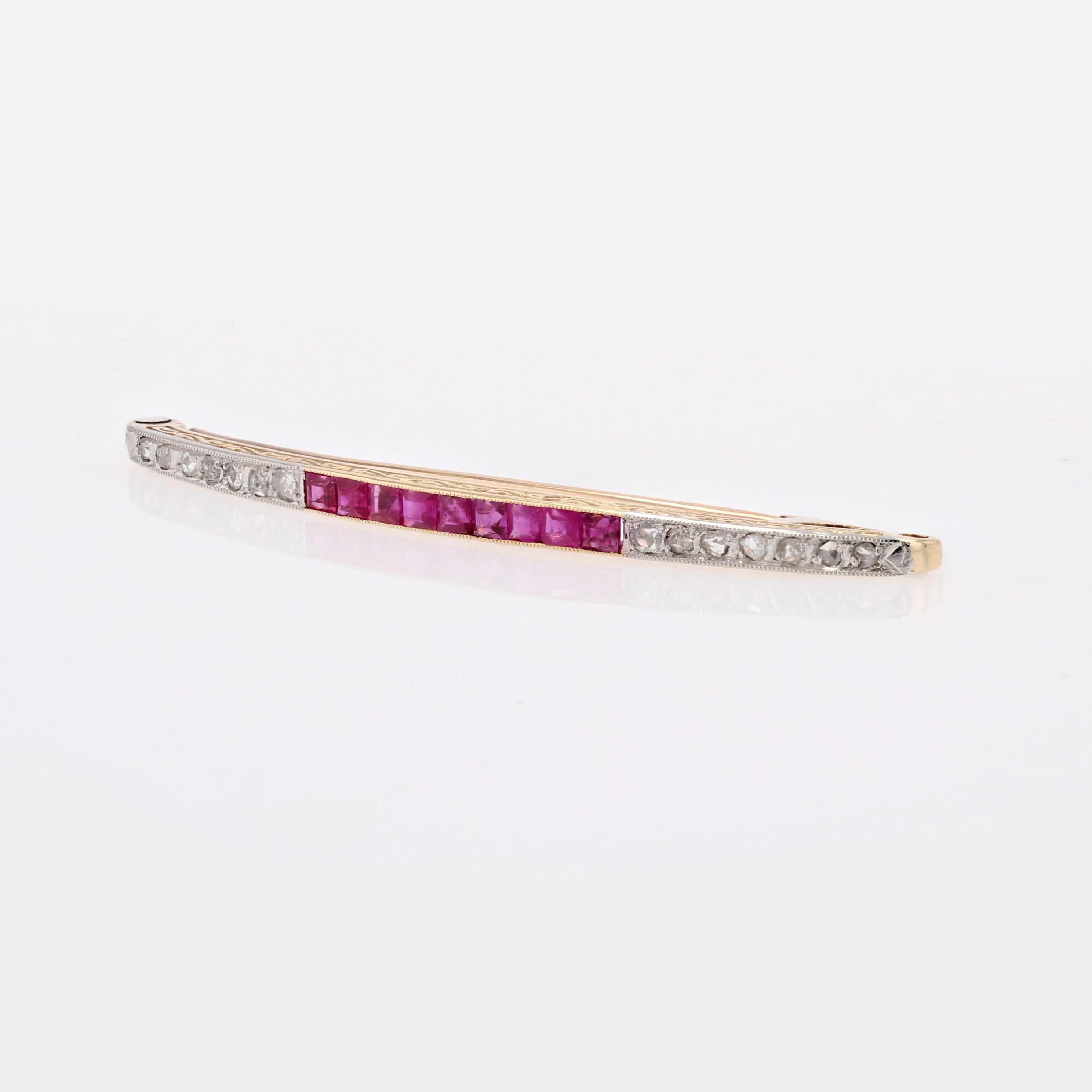 Women's French 1925s Art Deco Diamonds 18 Karat Yellow Gold Line Brooch For Sale
