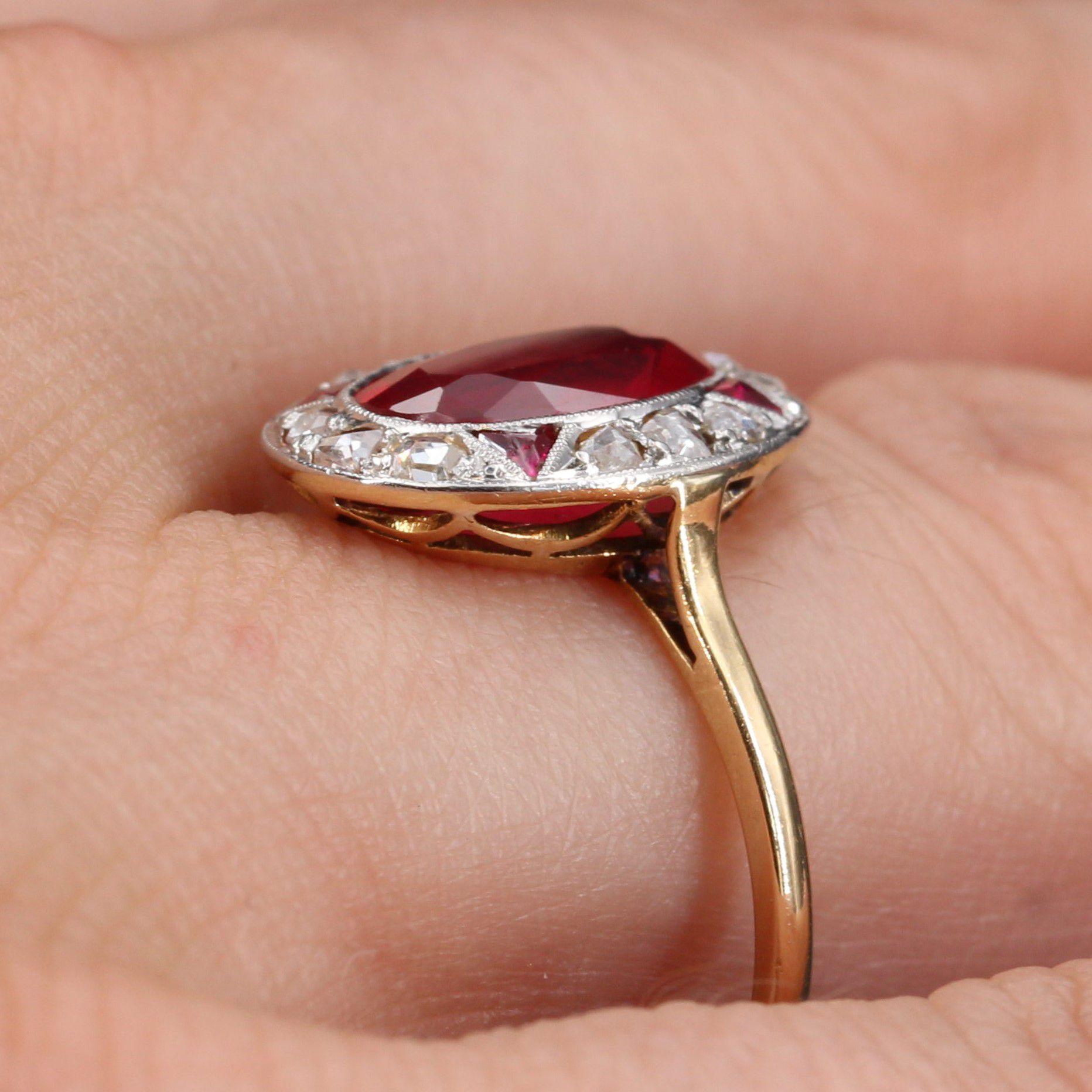 French 1925s Art Deco Diamonds Verneuil Ruby 18 Karat Yellow Gold Ring 3
