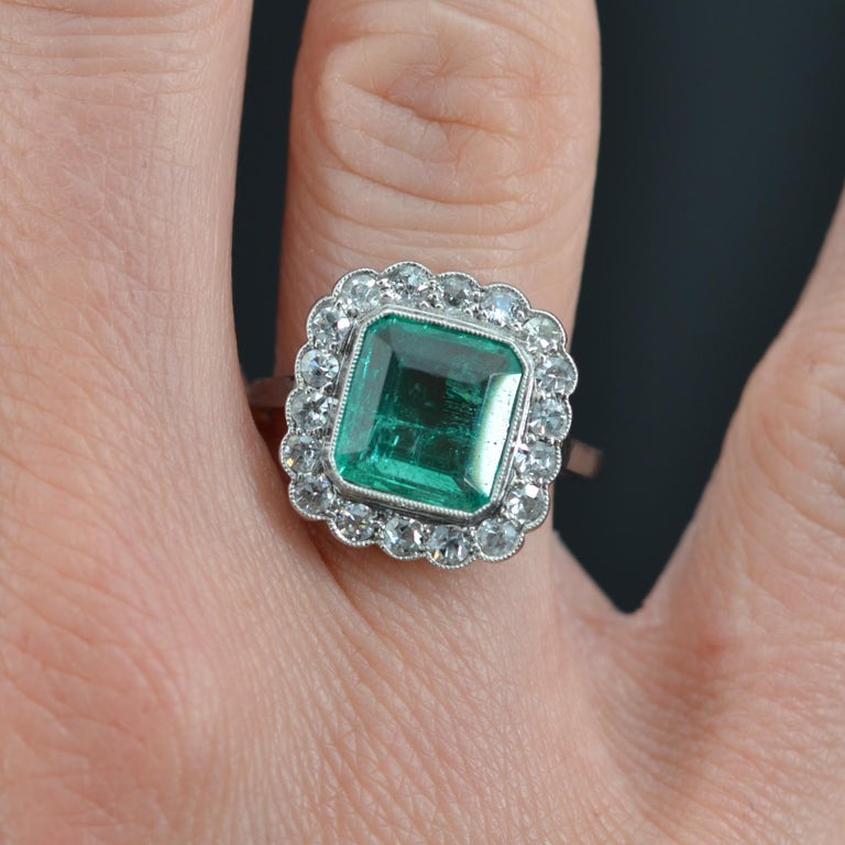 French 1925s Art Deco Insignificant Colombian Emerald Diamond Platinum Ring For Sale 1