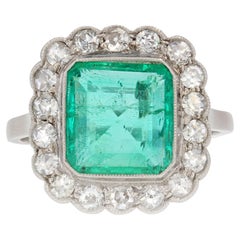 French 1925s Art Deco Insignificant Colombian Emerald Diamond Platinum Ring