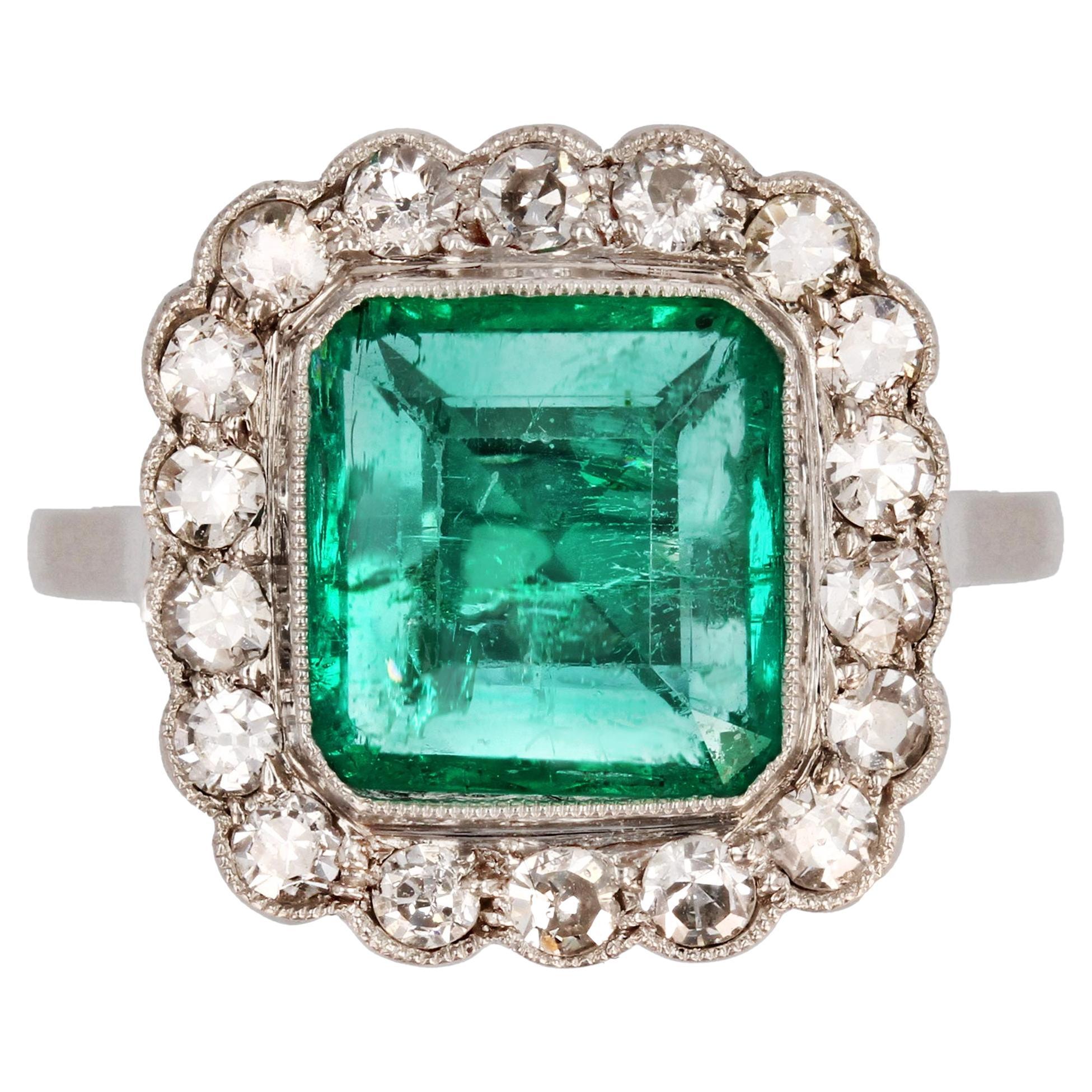 French 1925s Art Deco Insignificant Colombian Emerald Diamond Platinum Ring