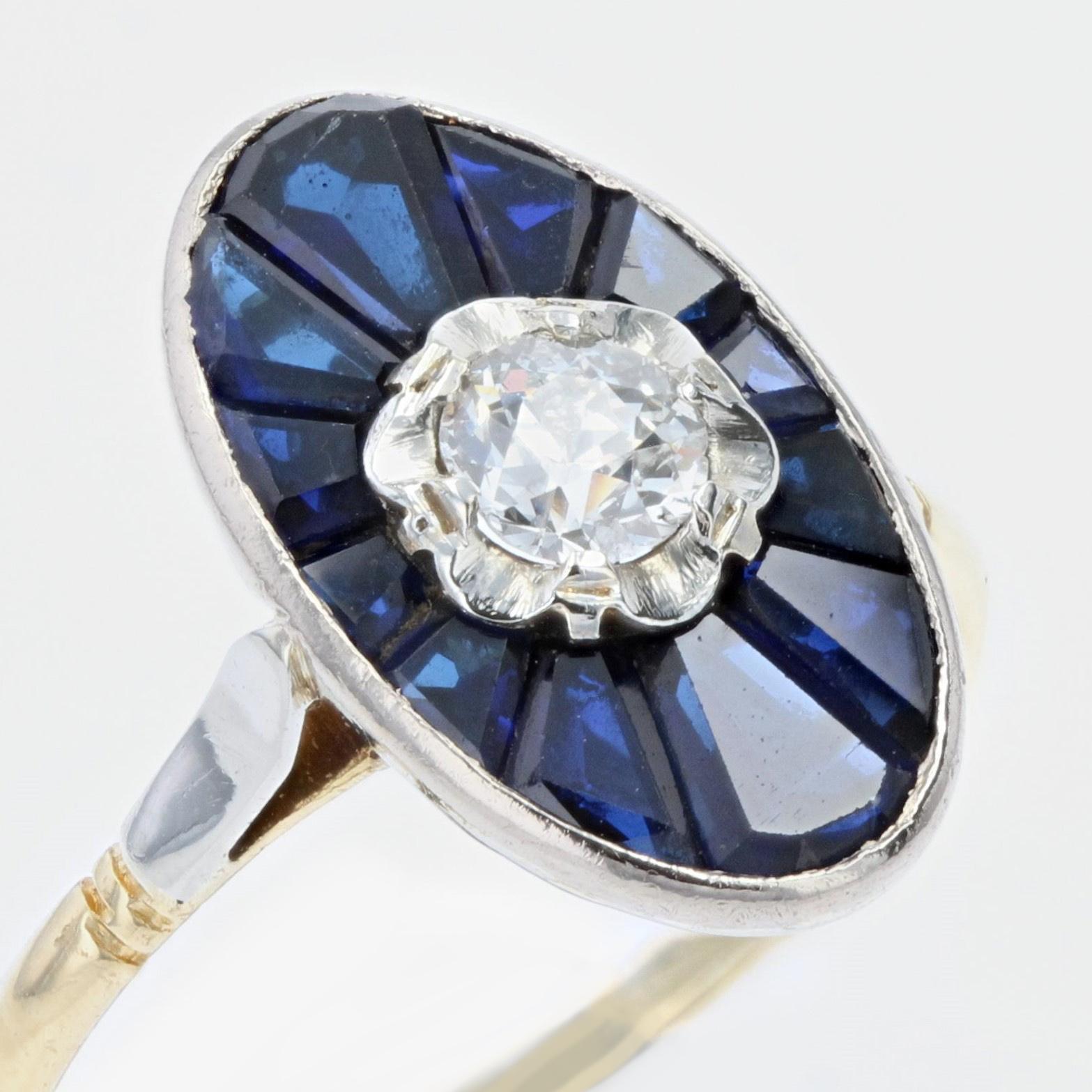 French 1925s Art Deco Sapphire Diamond 18 Karat Yellow Gold Shuttle Shape Ring For Sale 2