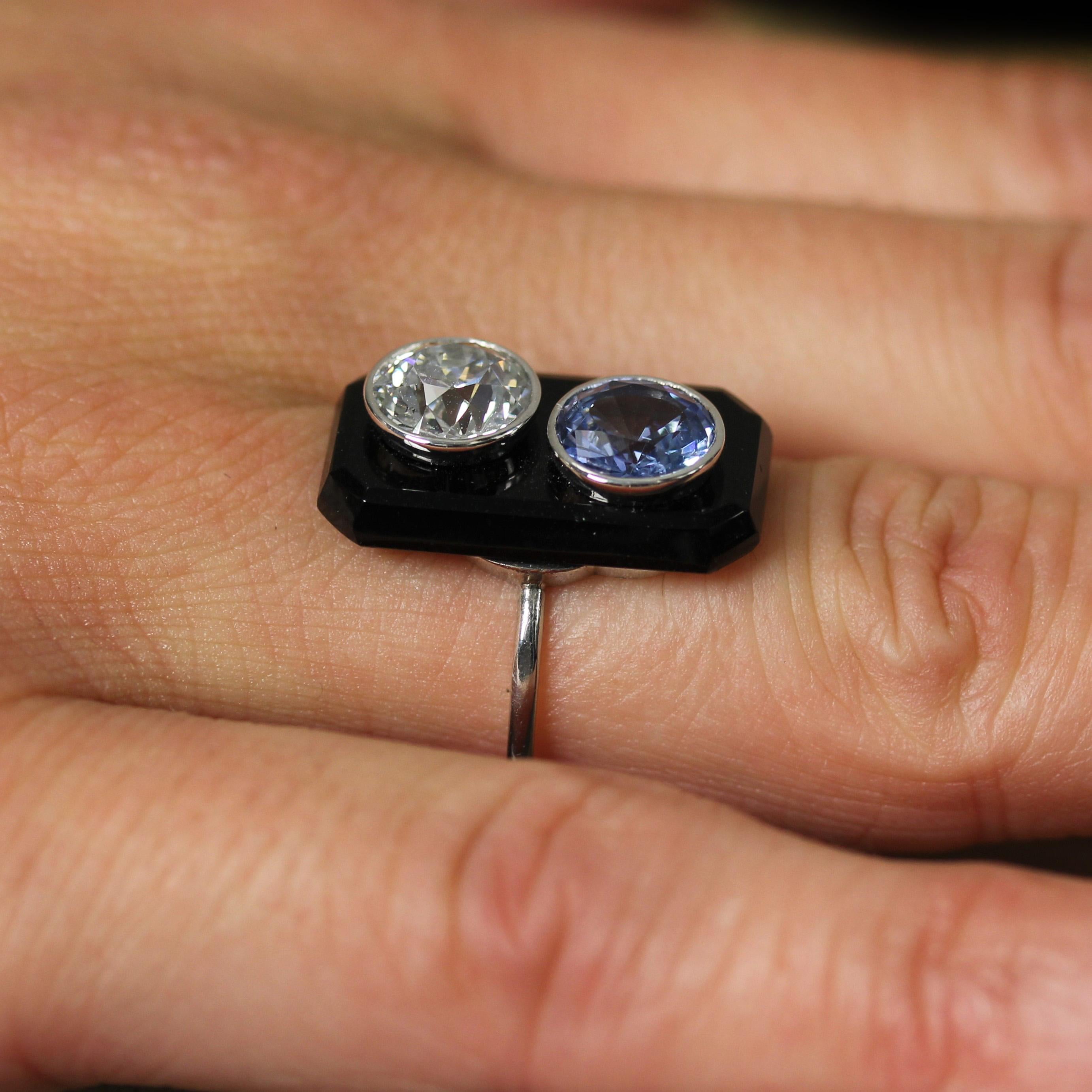 French 1925s Art Deco Sapphire Diamond Onyx Platinum Ring For Sale 9