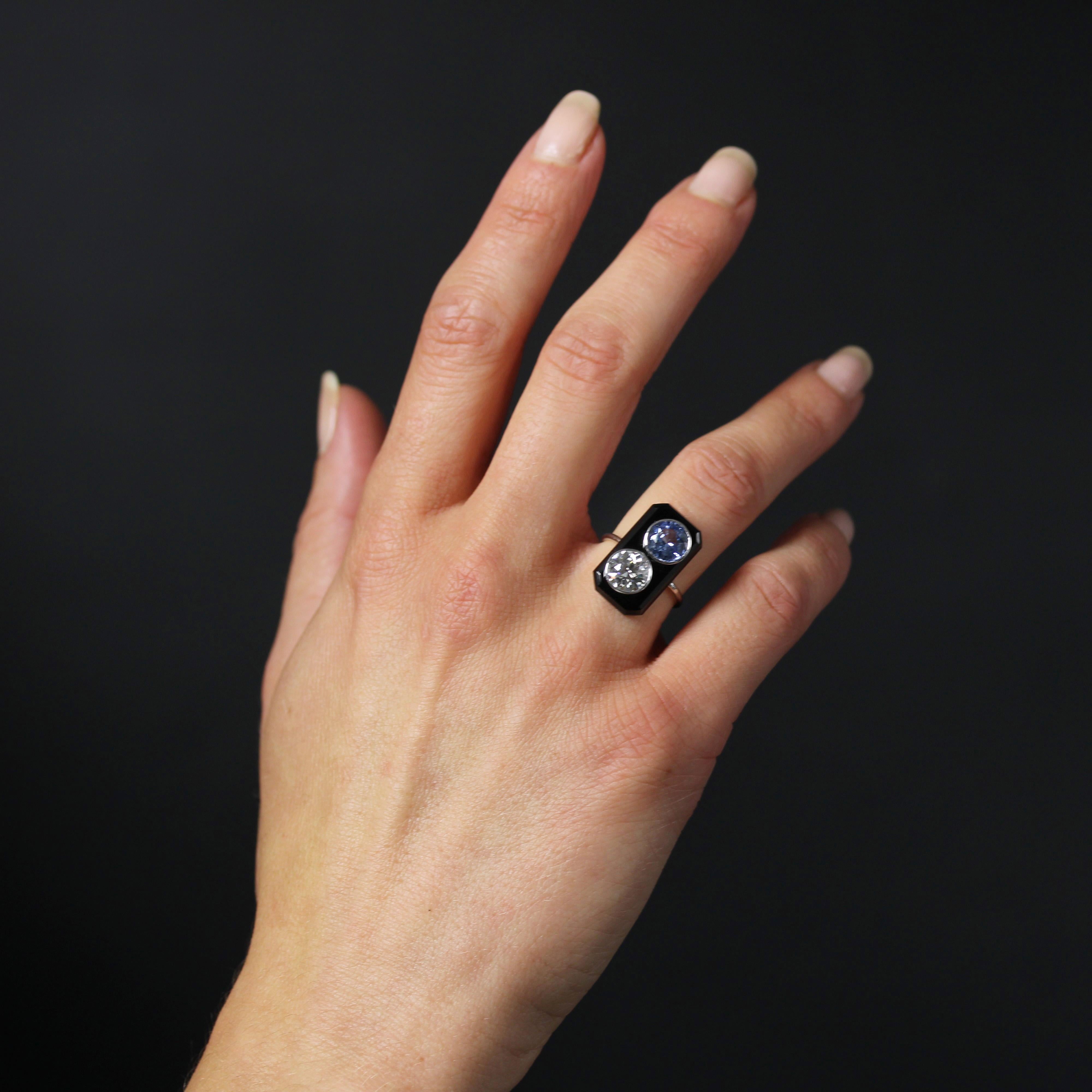 French 1925s Art Deco Sapphire Diamond Onyx Platinum Ring In Excellent Condition For Sale In Poitiers, FR