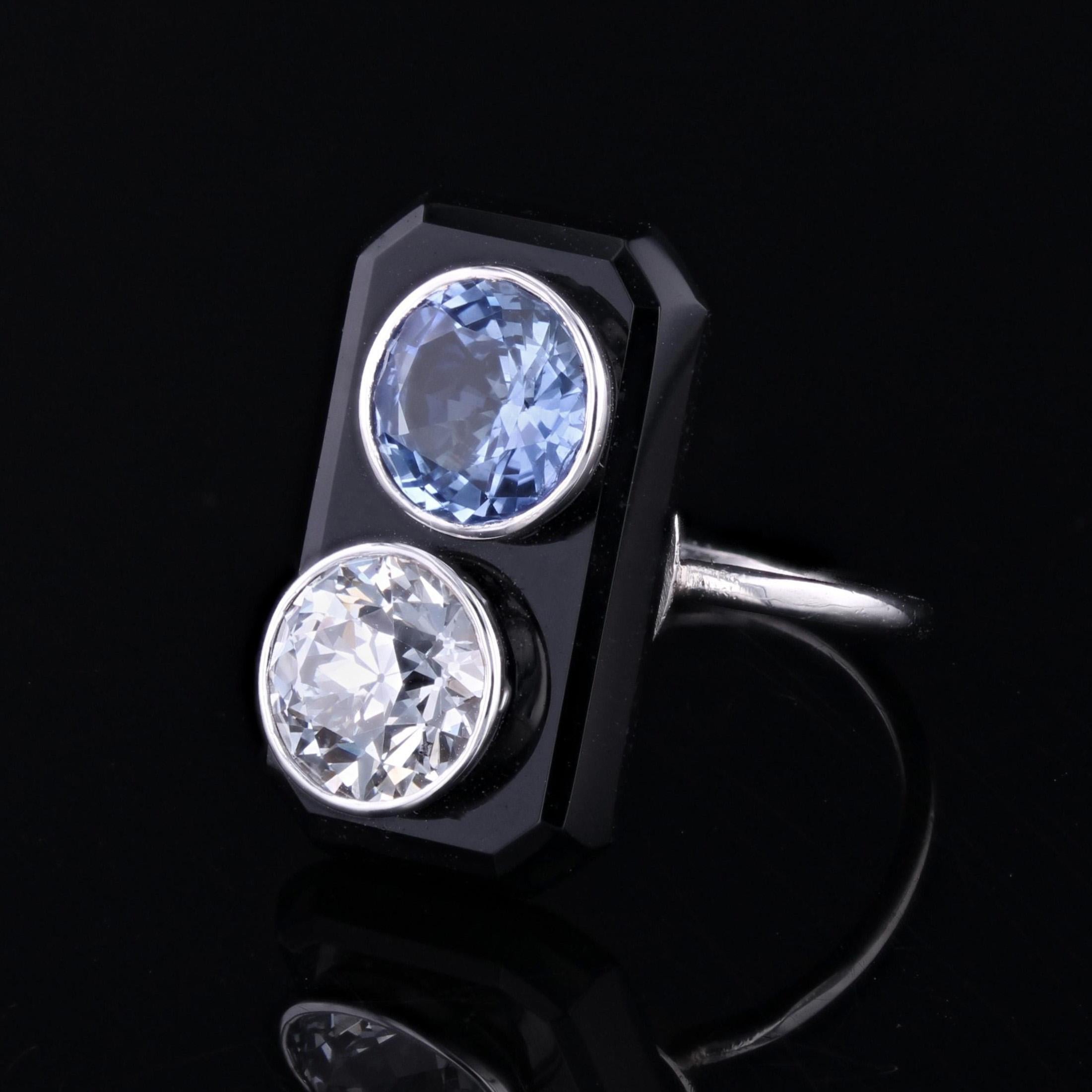 French 1925s Art Deco Sapphire Diamond Onyx Platinum Ring For Sale 2