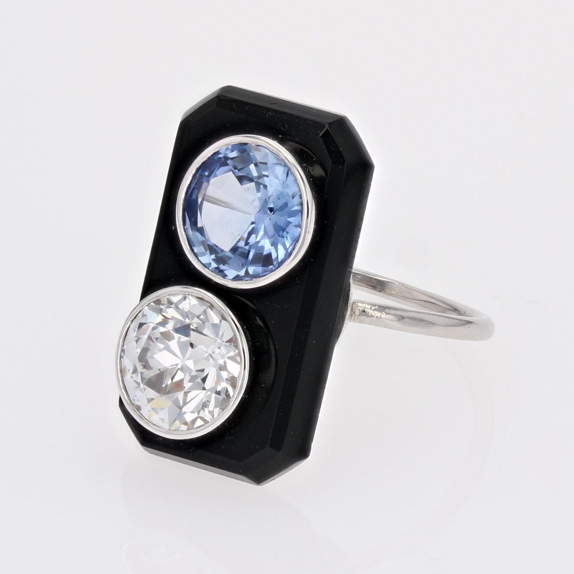 French 1925s Art Deco Sapphire Diamond Onyx Platinum Ring For Sale 3