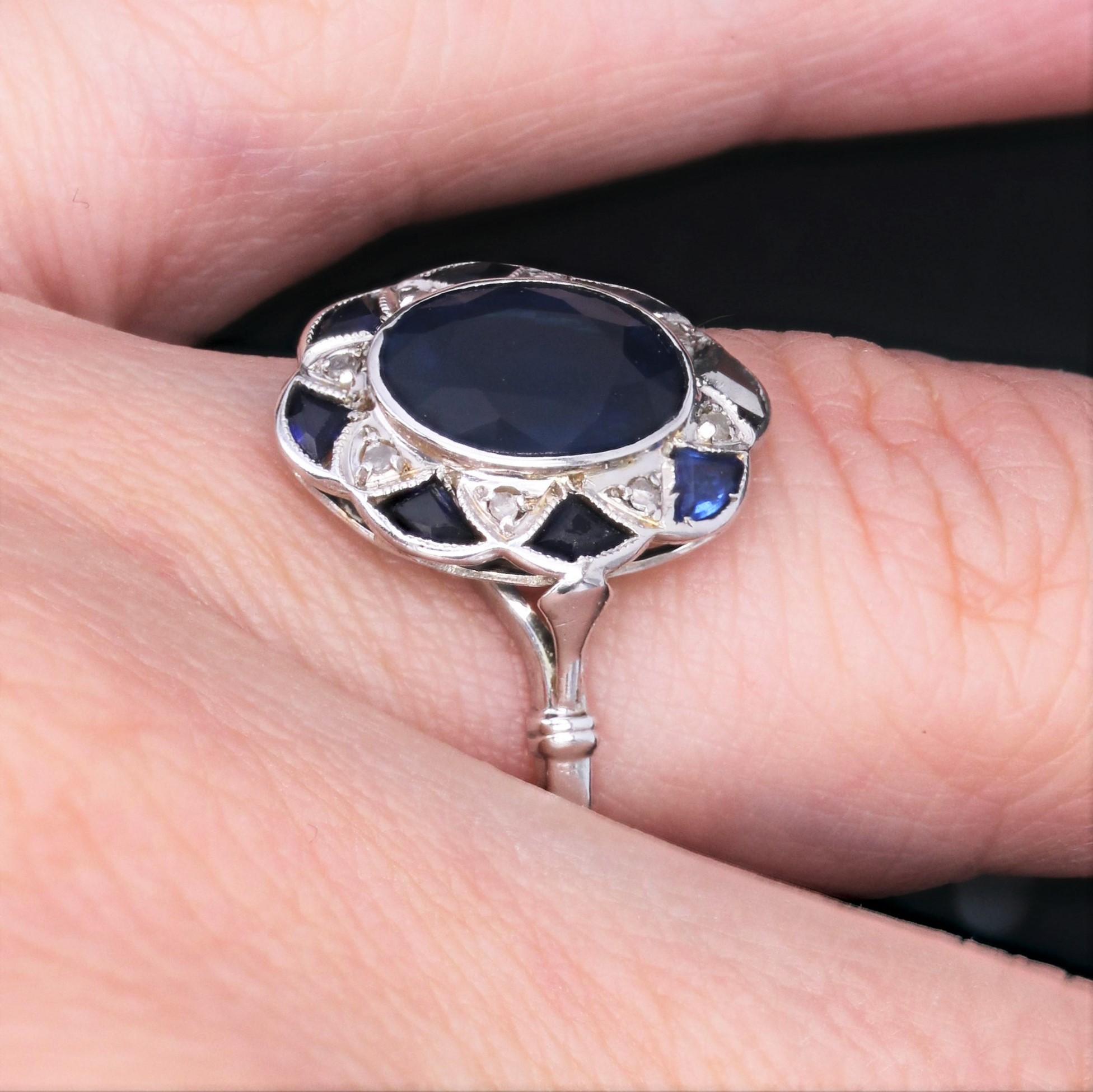 French 1925s Art Deco Sapphire Diamonds 18 Karat White Gold Platinum Oval Ring 6