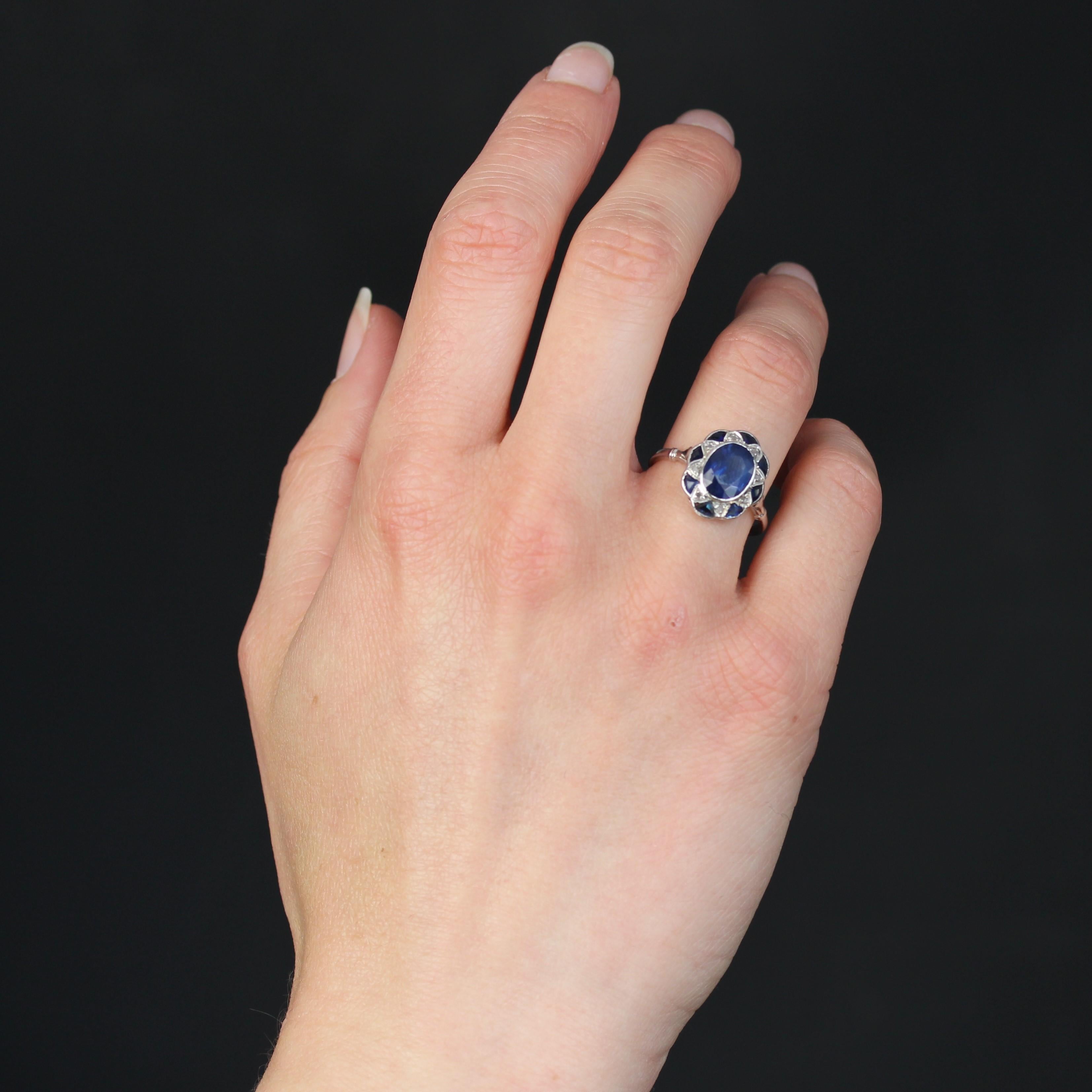 French 1925s Art Deco Sapphire Diamonds 18 Karat White Gold Platinum Oval Ring In Good Condition In Poitiers, FR