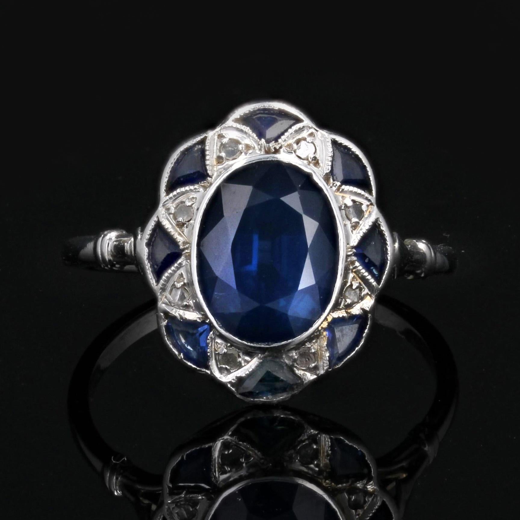 Women's French 1925s Art Deco Sapphire Diamonds 18 Karat White Gold Platinum Oval Ring