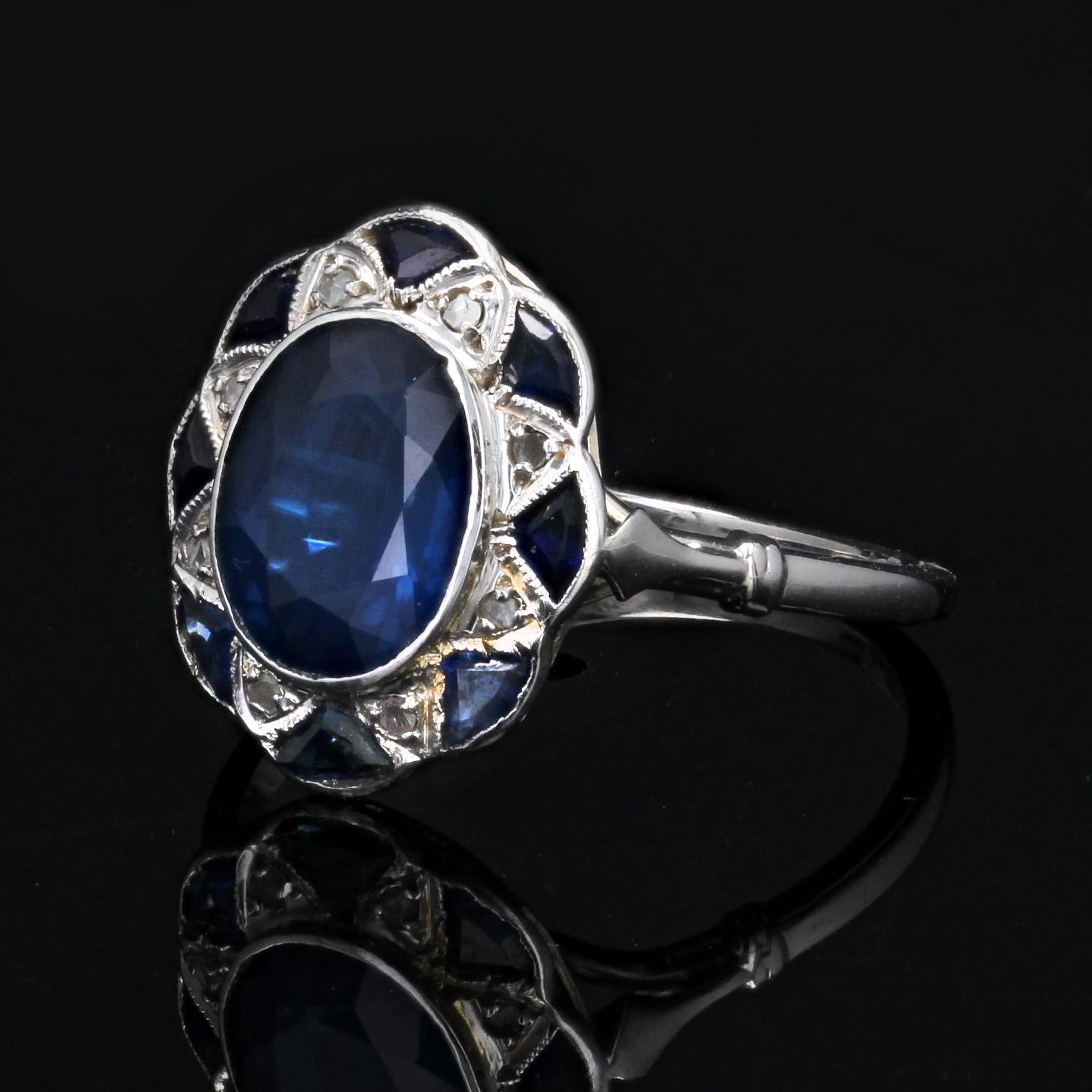 French 1925s Art Deco Sapphire Diamonds 18 Karat White Gold Platinum Oval Ring 2