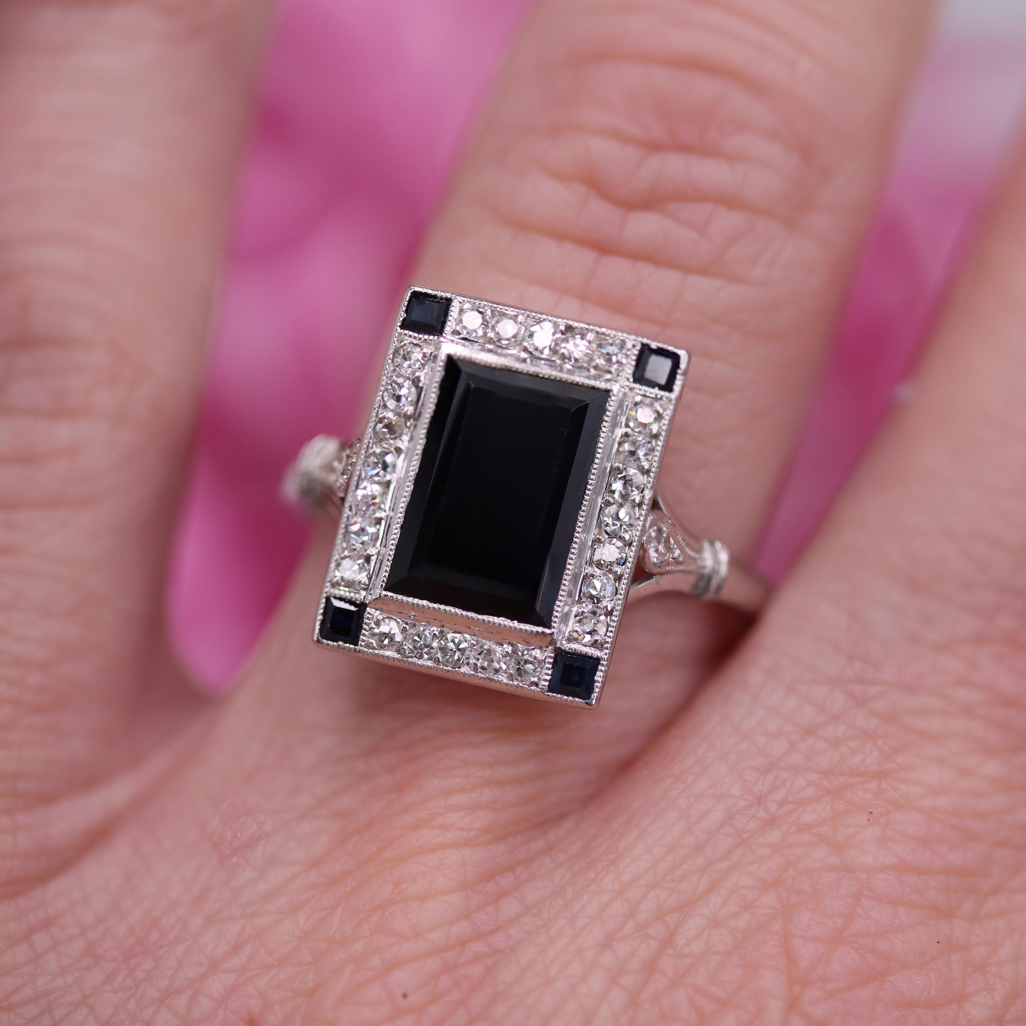 French 1925s Art Deco Sapphire Diamonds Platinum Rectangular Ring For Sale 9