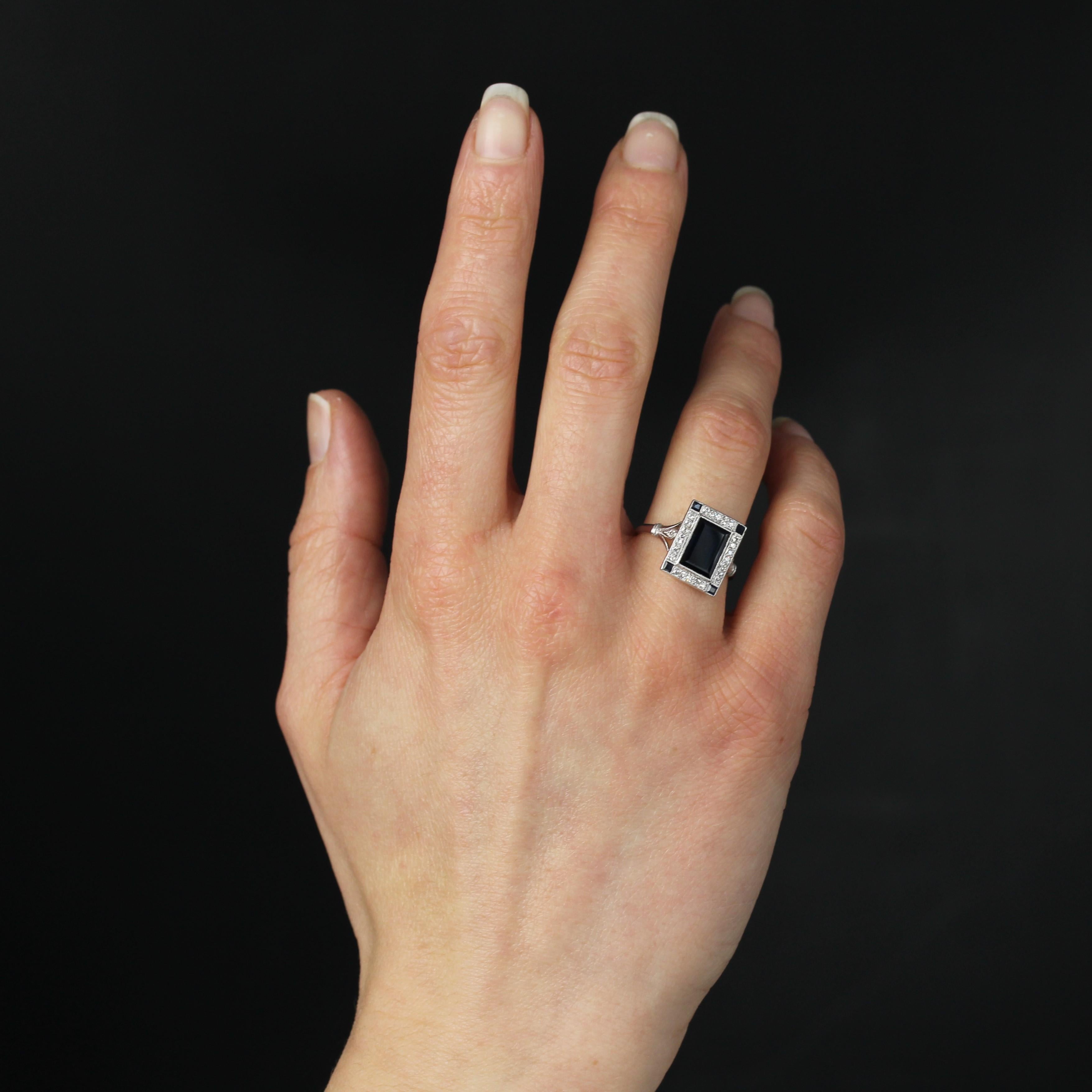 French 1925s Art Deco Sapphire Diamonds Platinum Rectangular Ring In Good Condition For Sale In Poitiers, FR