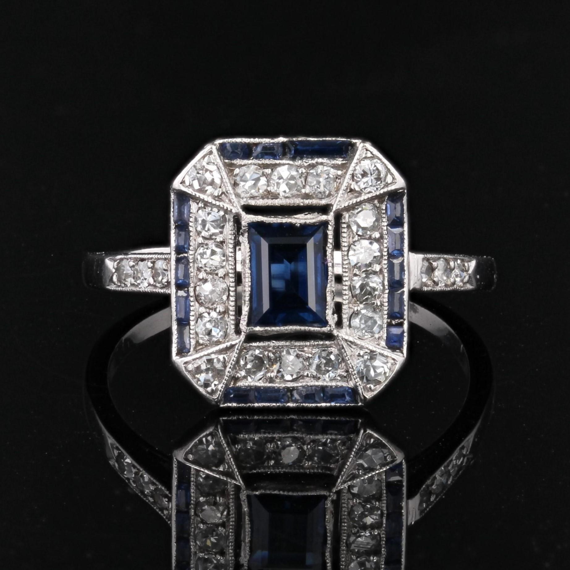 Französischer 1925er Art Deco Saphir Diamanten Platin Rechteckiger Ring im Zustand „Relativ gut“ im Angebot in Poitiers, FR