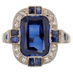 French 1925s Art Deco Verneuil Sapphires Diamonds 18 Karat Yellow Gold Ring