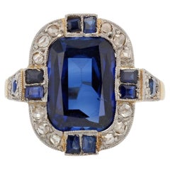 French 1925s Art Deco Verneuil Sapphires Diamonds 18 Karat Yellow Gold Ring