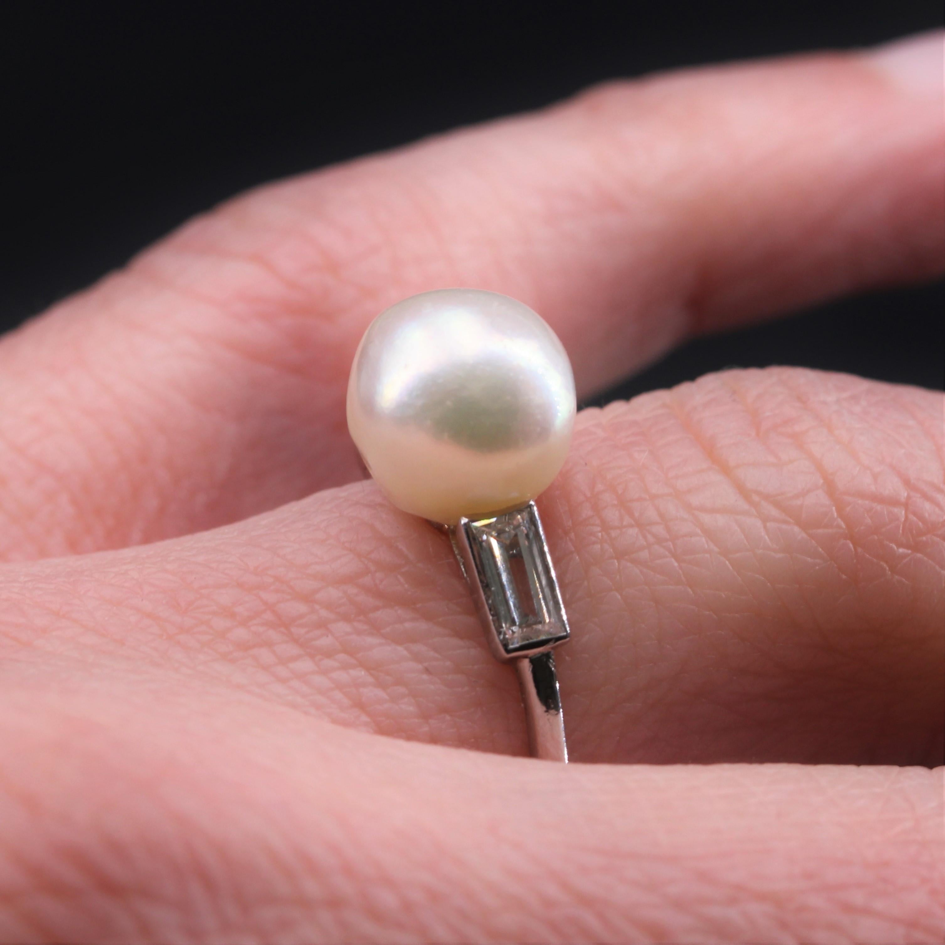French 1925s Certified Fine Pearl Baguette, Cut Diamonds Platinum Art Deco Ring For Sale 5