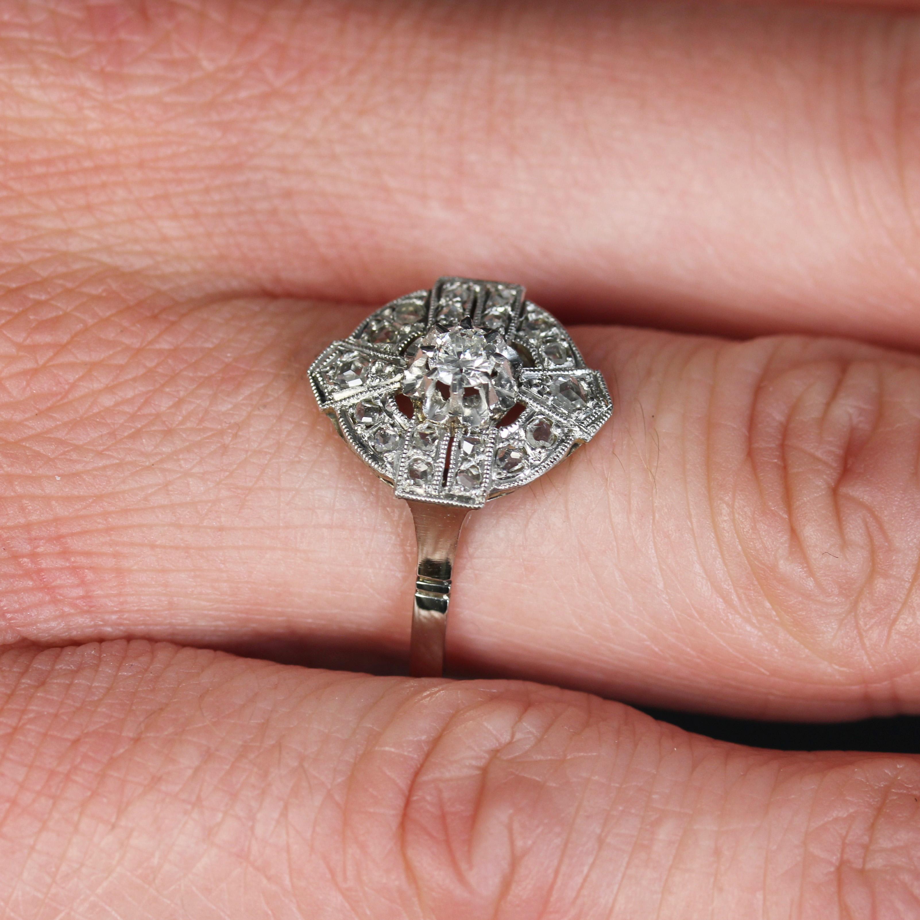 French 1925s Diamonds 18 Karat White Gold Platinum Art Deco Ring For Sale 6