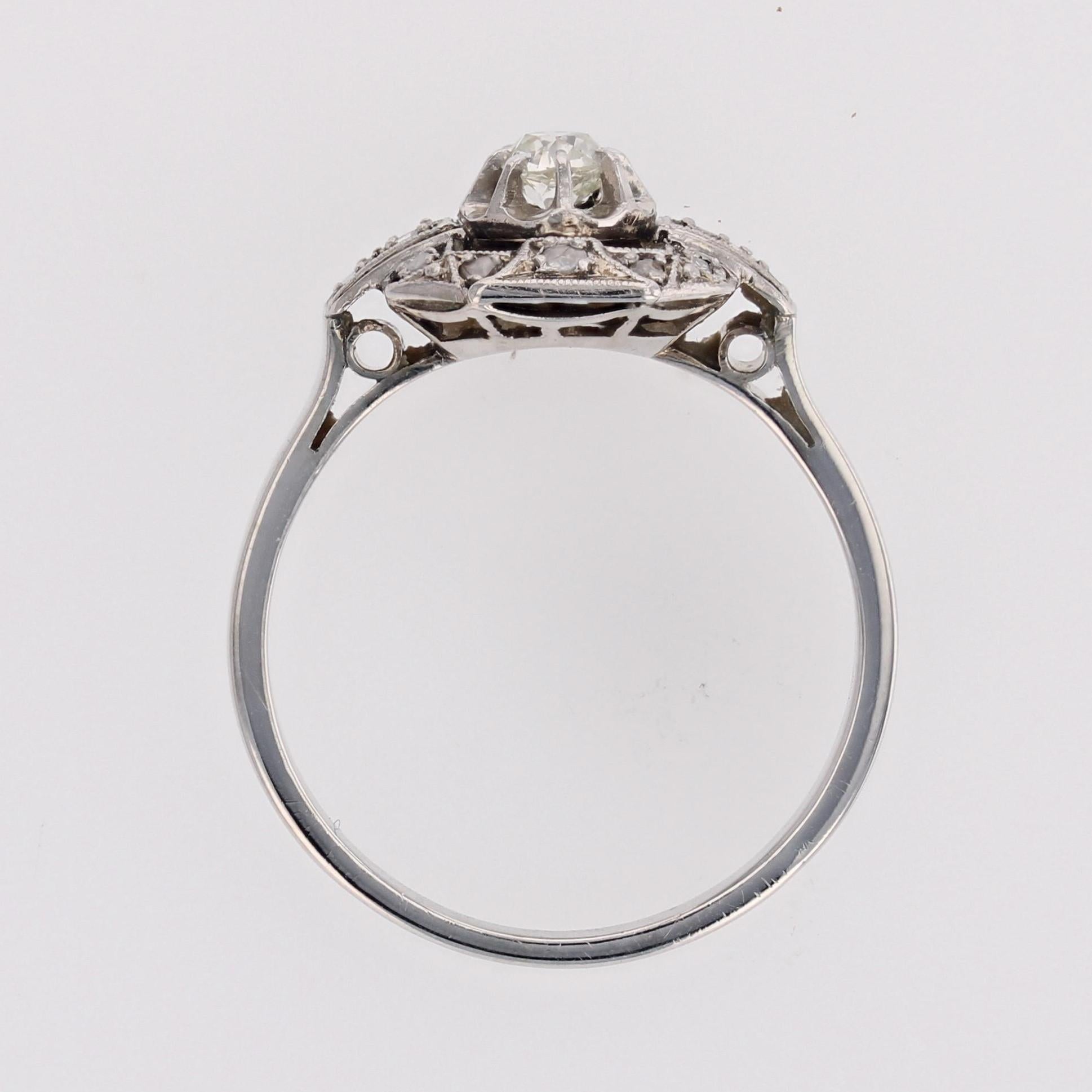 Französischer 1925er Diamanten 18 Karat Weißgold Platin Art Deco Ring im Angebot 7
