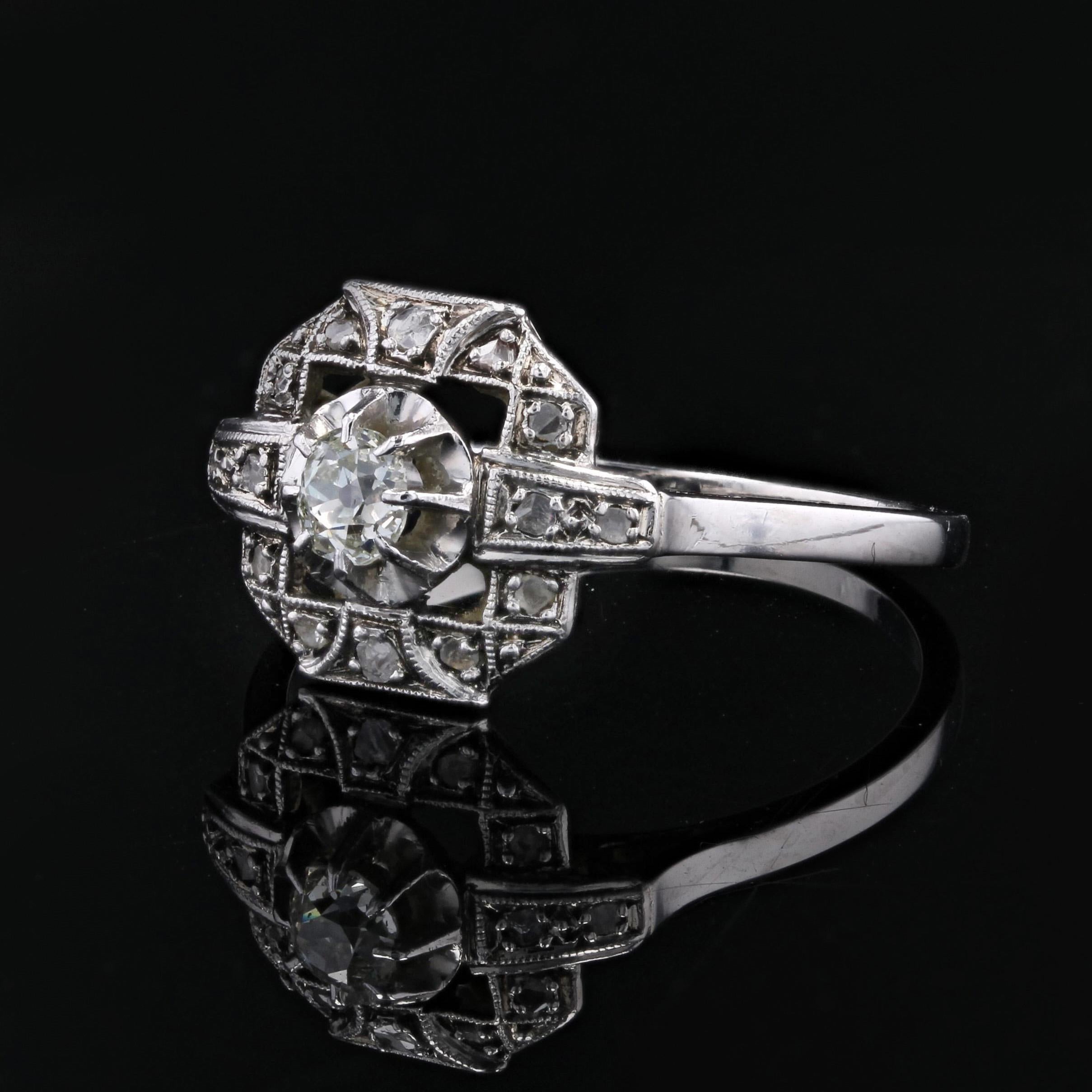 French 1925s Diamonds 18 Karat White Gold Platinum Art Deco Ring For Sale 1