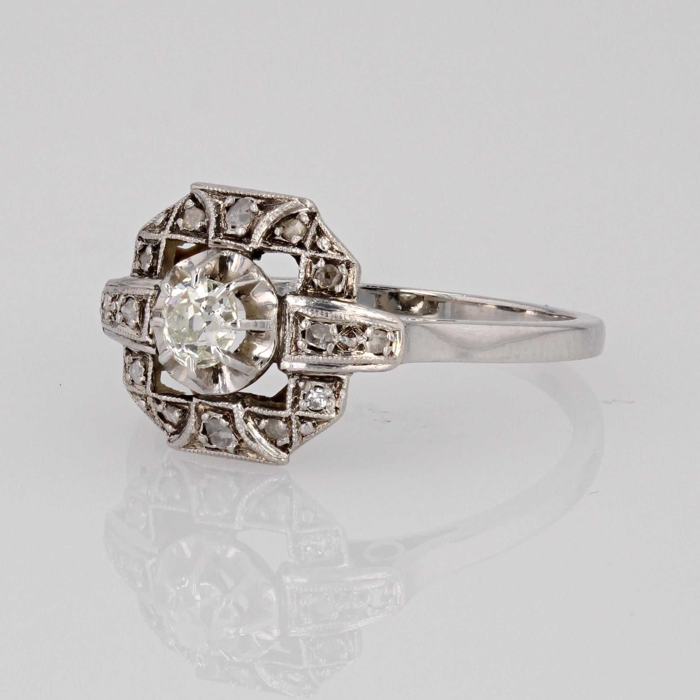 French 1925s Diamonds 18 Karat White Gold Platinum Art Deco Ring For Sale 2