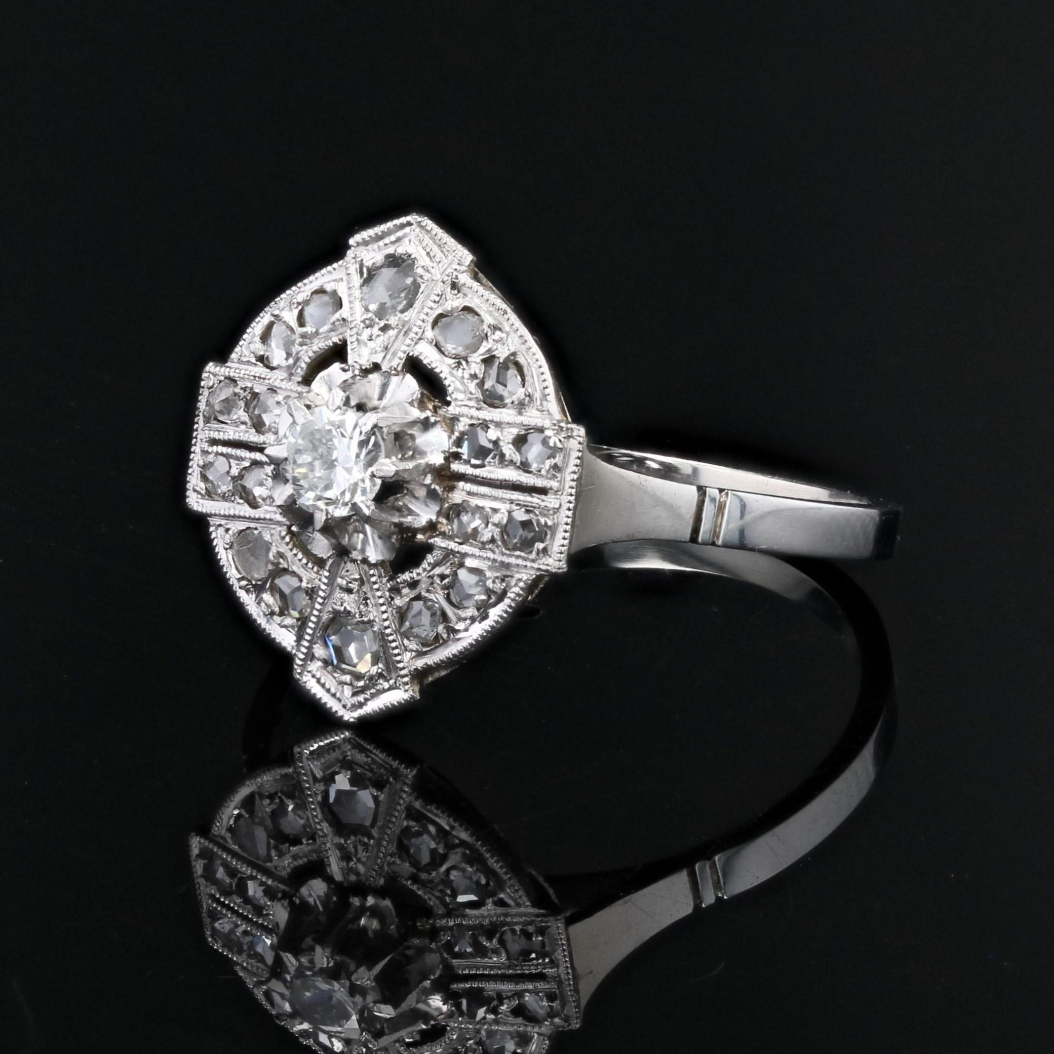 French 1925s Diamonds 18 Karat White Gold Platinum Art Deco Ring For Sale 2