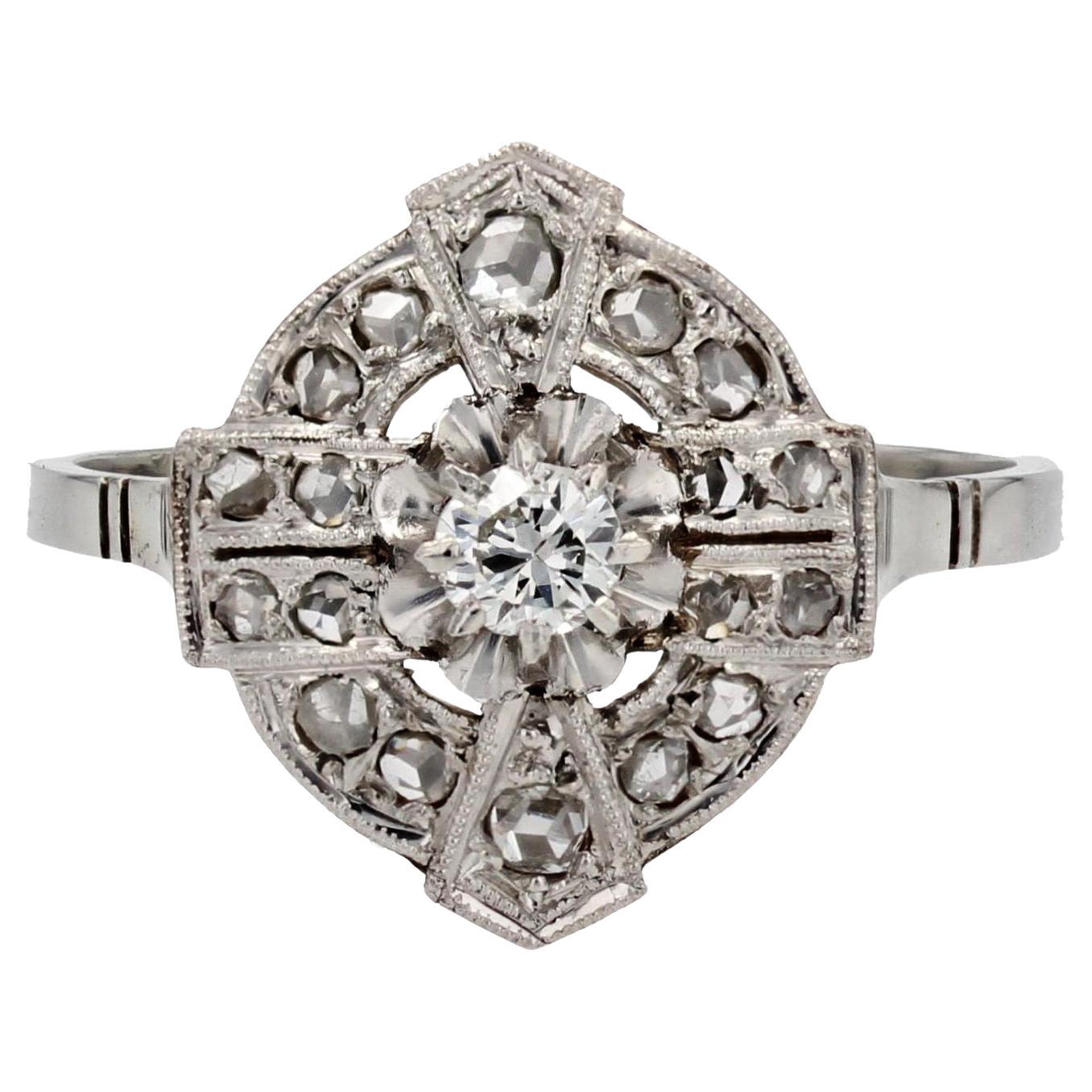 French 1925s Diamonds 18 Karat White Gold Platinum Art Deco Ring For Sale