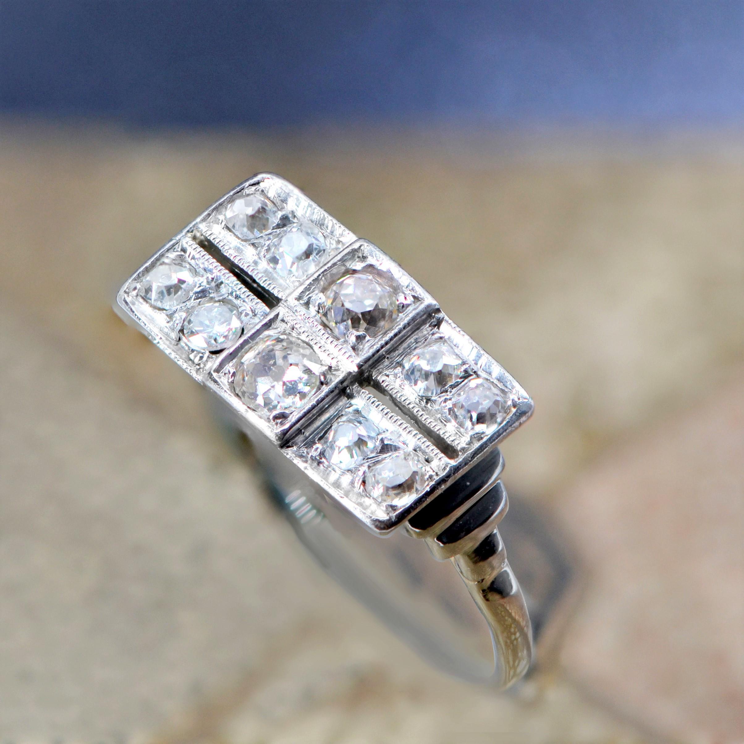 Brilliant Cut French, 1925s, Diamonds 18 Karat White Gold Platinum Rectangular Ring For Sale
