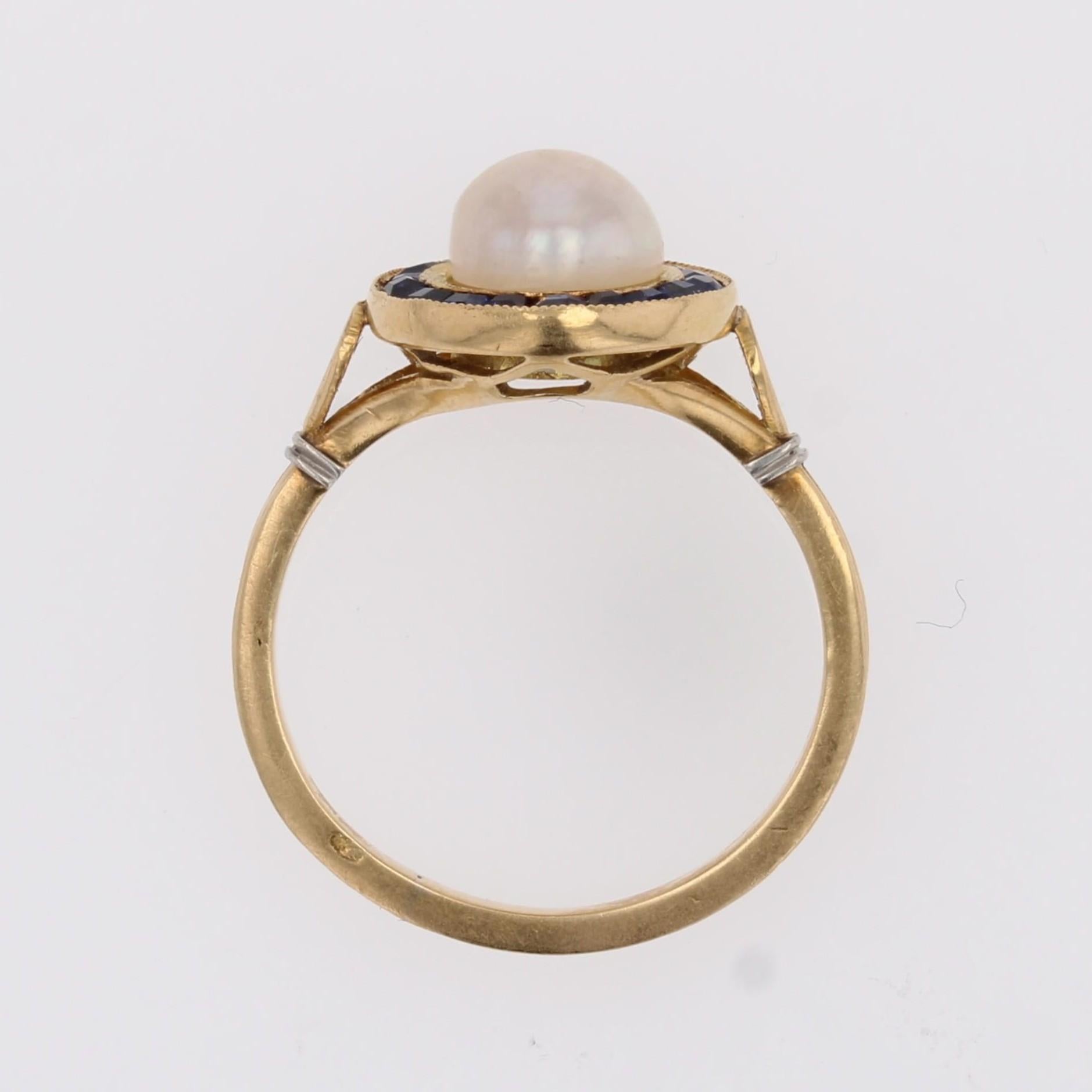 French 1925s Mabe Pearl Calibrated Blue Gems 18 Karat Yellow Gold Ring im Angebot 11