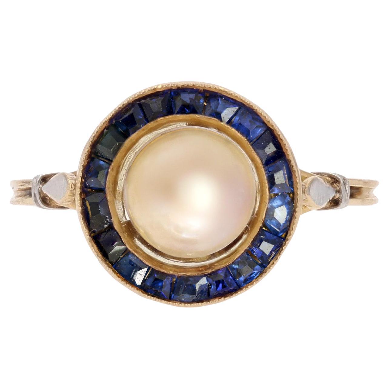 French 1925s Mabe Pearl Calibrated Blue Gems 18 Karat Yellow Gold Ring